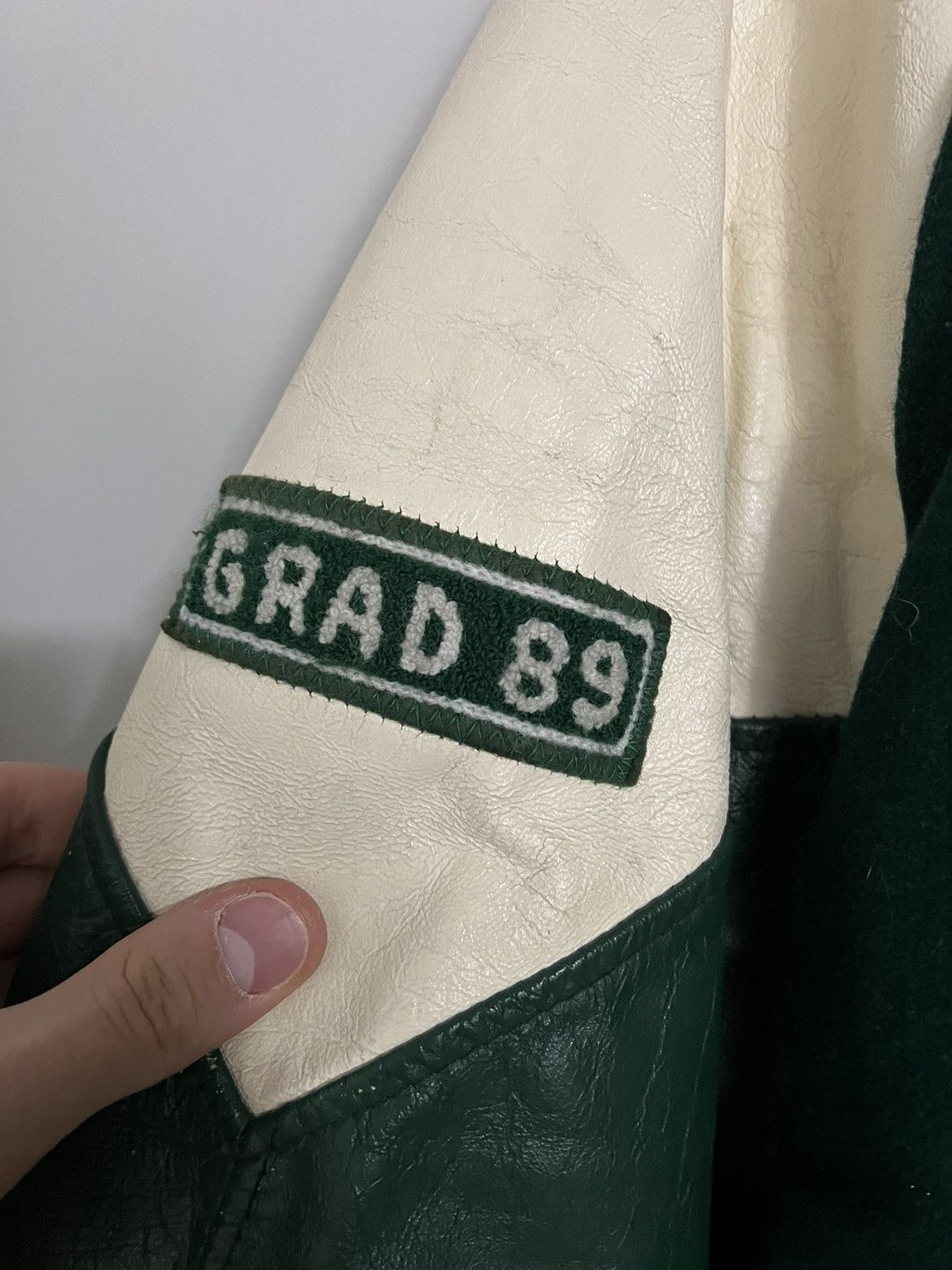 Vintage Vintage 1989 Varsity Bomber Jacket High School Grad Size US L / EU 52-54 / 3 - 3 Thumbnail