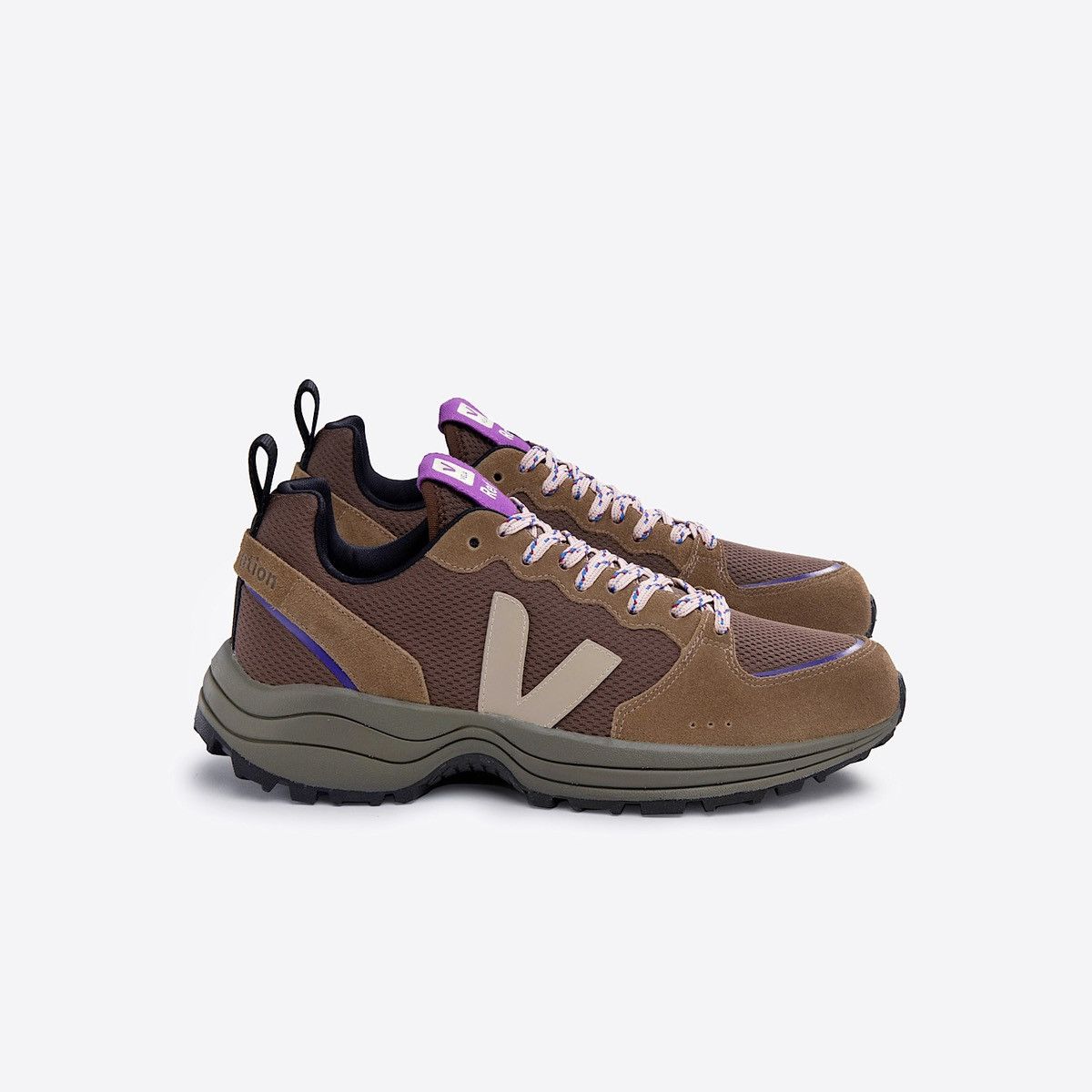 Veja Veja Alveomesh Reformation Suede Sneaker Size US 10 / EU 43 - 1 Thumbnail