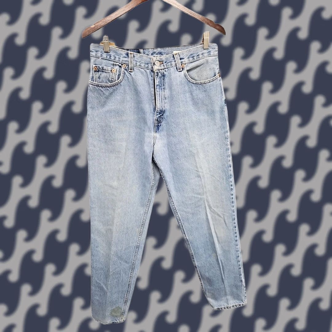 Levi's VINTAGE Levi’s 560 High Rise Mom Jeans Light Denim Straight Leg Womens 12 Blue USA 31 in Inseam Regular Fit Size 24" / US 00 / IT 34 - 1 Thumbnail