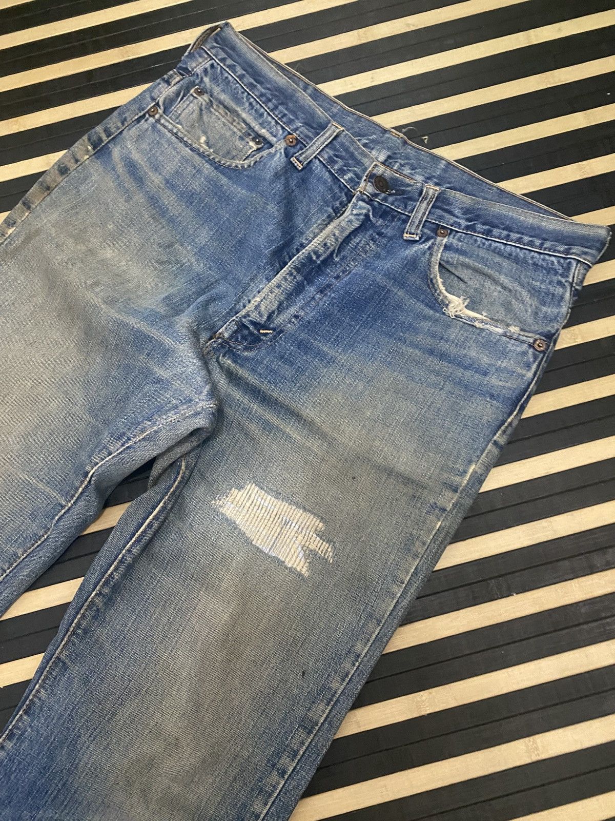 Levi's × Levi's Vintage Clothing Rare Vintage 80s Levi’s Big E Distressed Jeans Made Usa Size US 34 / EU 50 - 4 Thumbnail