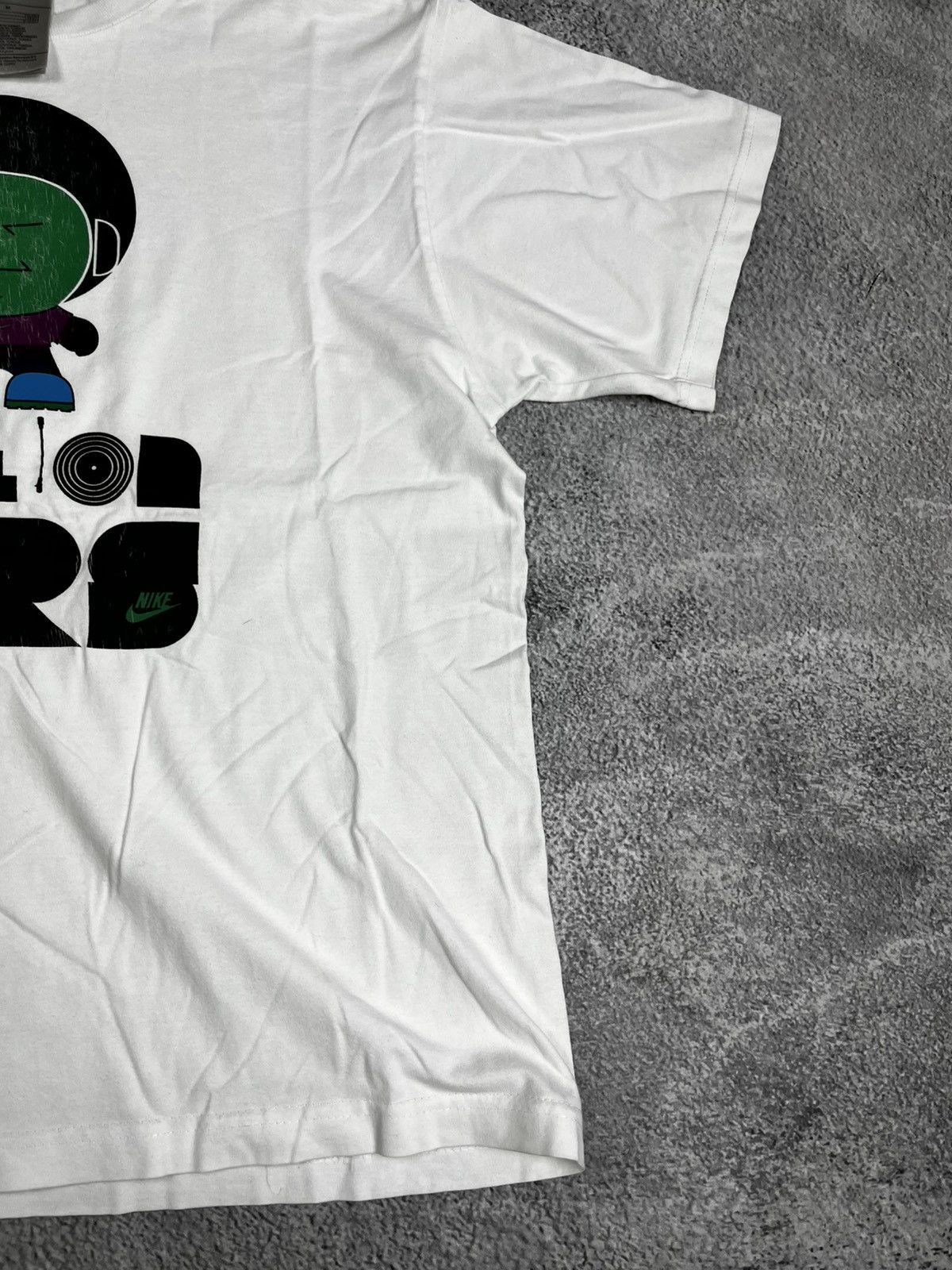Nike Nike t shirt art vintage size m Size US M / EU 48-50 / 2 - 7 Thumbnail