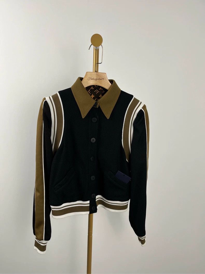 Louis Vuitton LV Black Logo Print Collar Jacket S Size US S / EU 44-46 / 1 - 1 Thumbnail