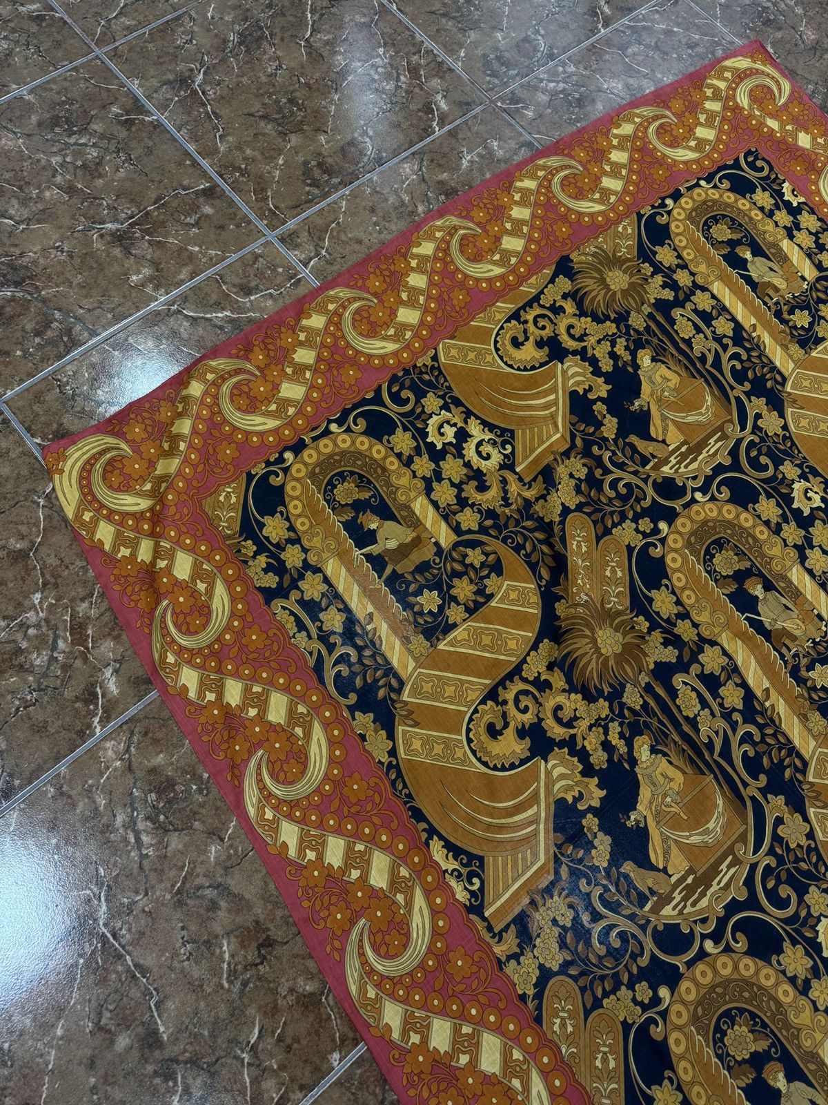 Salvatore Ferragamo 🇮🇹 Vintage 90s Salvatore Ferragamo Silk Scarf Baroque Italy Size ONE SIZE - 6 Thumbnail