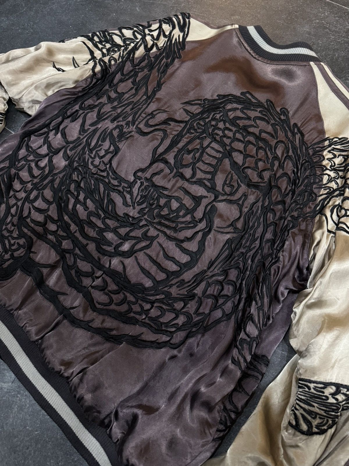 Japanese Brand Vintage Japanese Clasic Script Embroidery Dragon Reversible Size US XL / EU 56 / 4 - 8 Thumbnail
