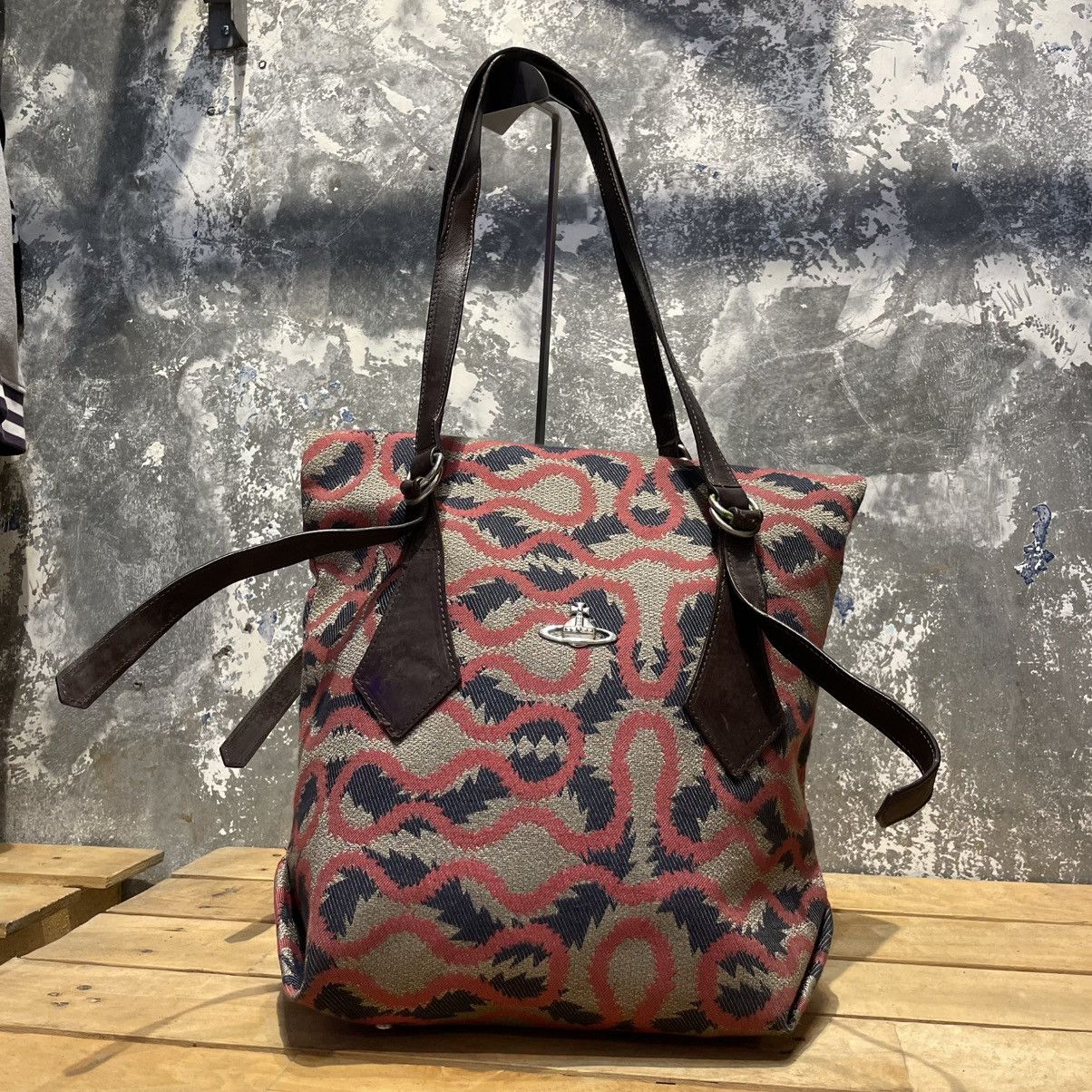 バッグ Vivienne Westwood World's End Squiggle Vivienne Westwood World's End Squiggle - メルカリ