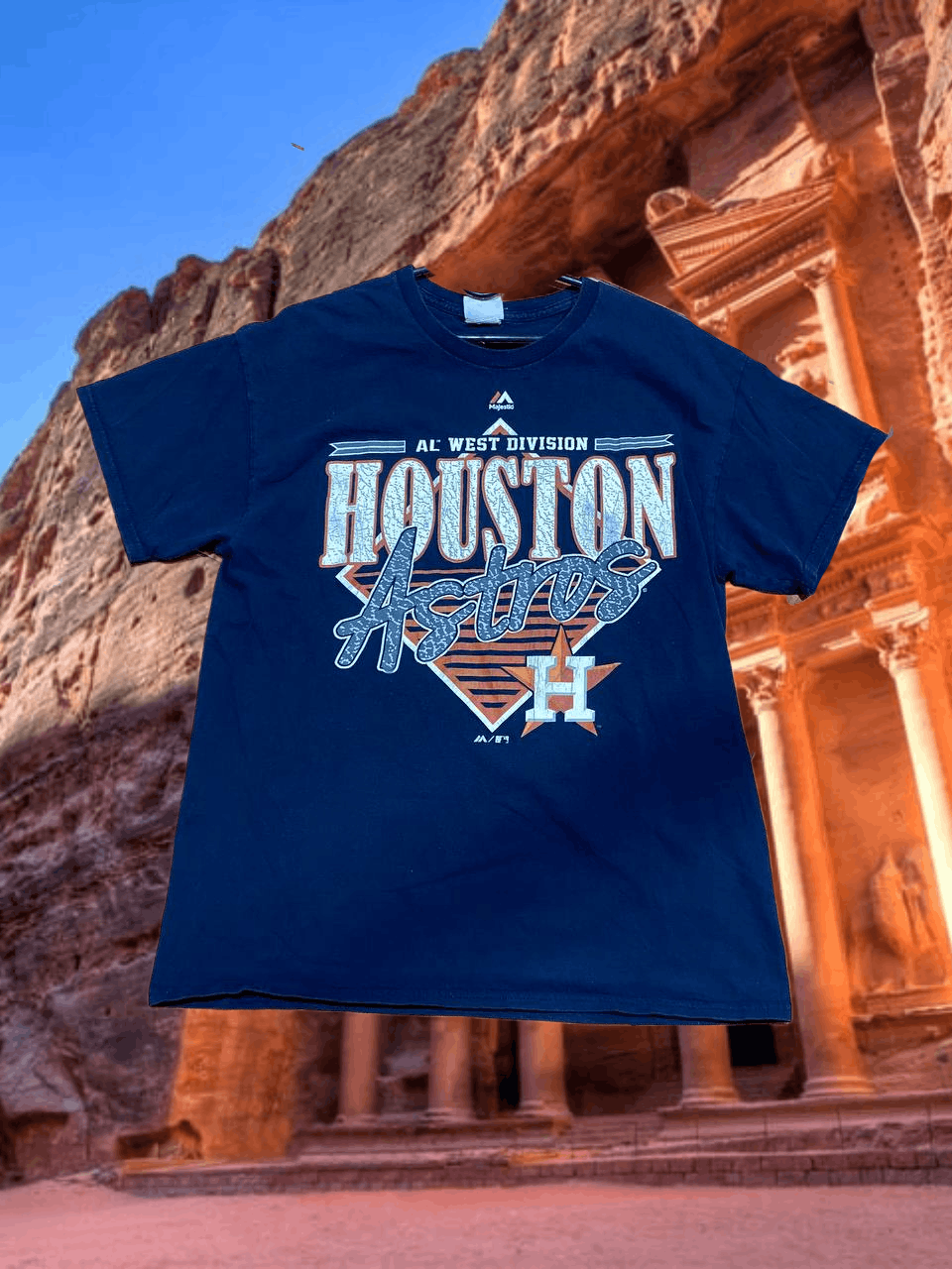 Majestic Streetwear T-Shirt Majestic big logo Y2K Vintage Size US L / EU 52-54 / 3 - 1 Thumbnail