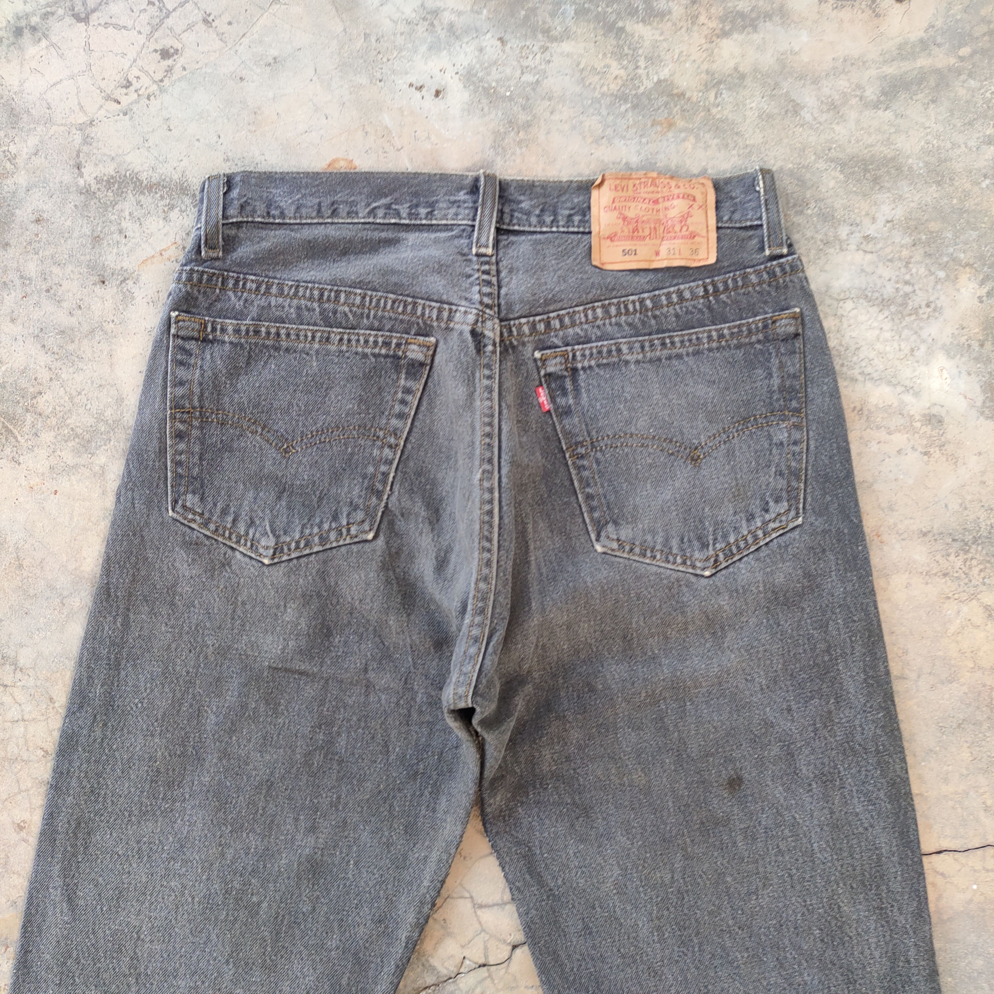 Levi's Vintage Clothing LEVI'S 501 usa VINTAGE 93'BLACK BUTTONFLY JEANS DENIM PANTS Size US 30 / EU 46 - 10 Thumbnail