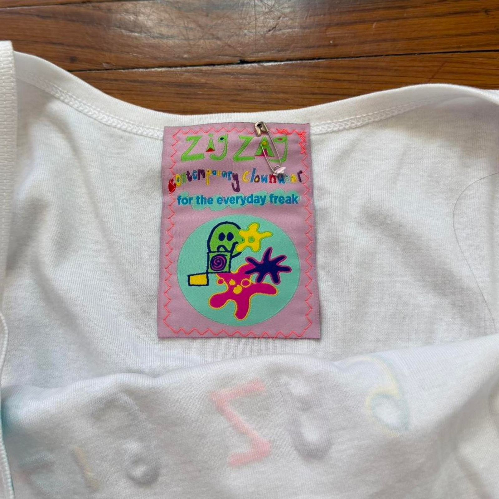Los Angeles Apparel y2k graphic baby tee spaghetti tank zig zag superfan ✦ Size M / US 6-8 / IT 42-44 - 6 Thumbnail