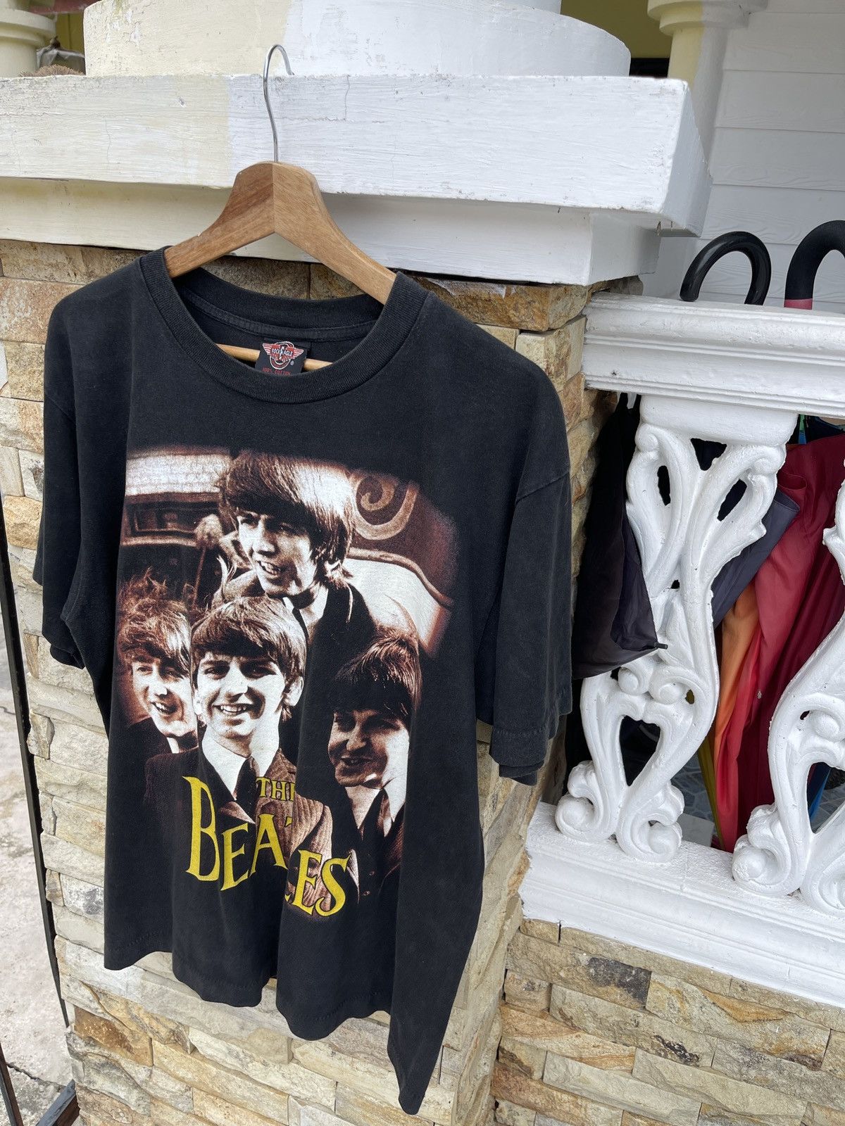 Band Tees Last Drop🔥Rare🔥Vintage 90s FADED The Beatles Bootleg T Shirt Size US L / EU 52-54 / 3 - 3 Thumbnail