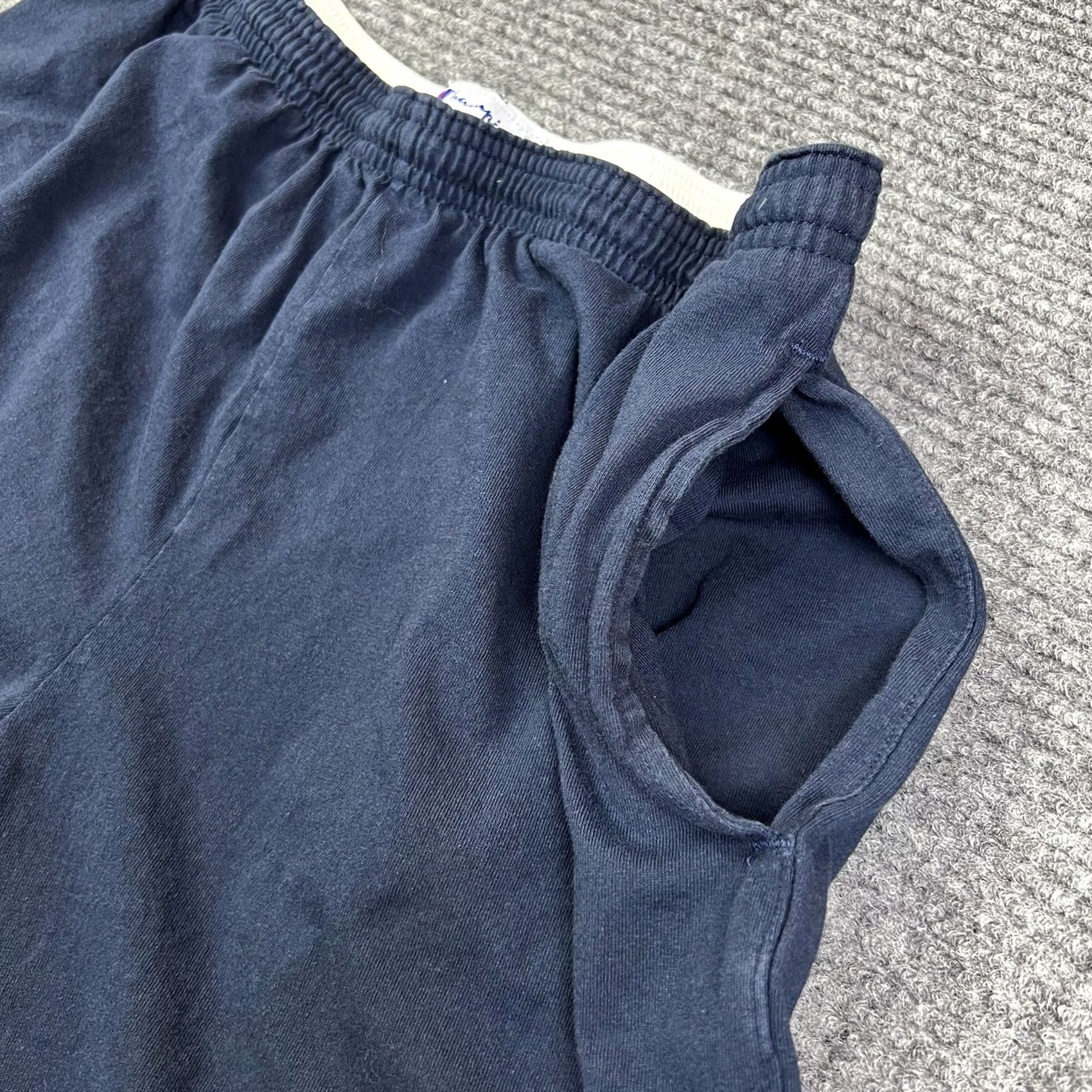 Champion VINTAGE? No. Size US 33 - 7 Thumbnail