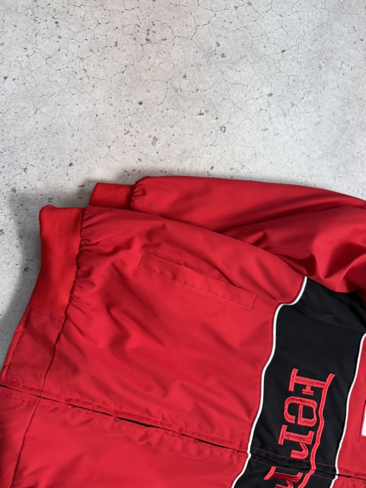 Ferrari Ferrari F1 Racing Bomber Jacket Hype Rare Big Logo Vintage Size US XL / EU 56 / 4 - 3 Thumbnail
