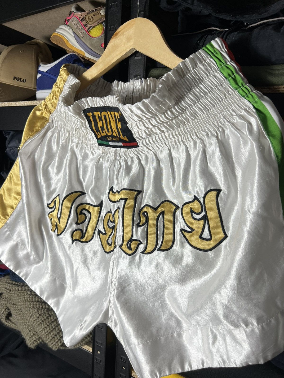 Japanese Brand LEONE Muay Thai Shorts Boxing Trunks WhiteGold Vintage Style Size US 34 / EU 50 - 2 Thumbnail