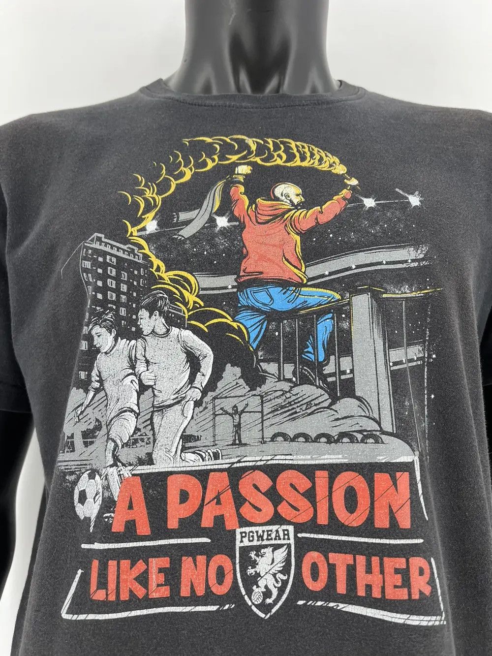 Vintage Vintage 90s Art Stand Football Soccer Fans T-Shirt hooligan Size US L / EU 52-54 / 3 - 5 Thumbnail