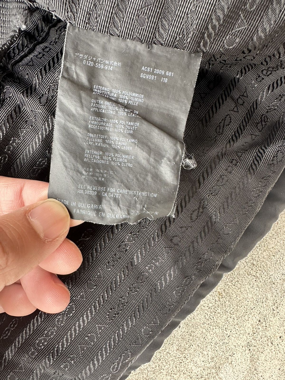 Prada Prada Gabardine Down Puffer Jacket in Black Size US M / EU 48-50 / 2 - 9 Thumbnail