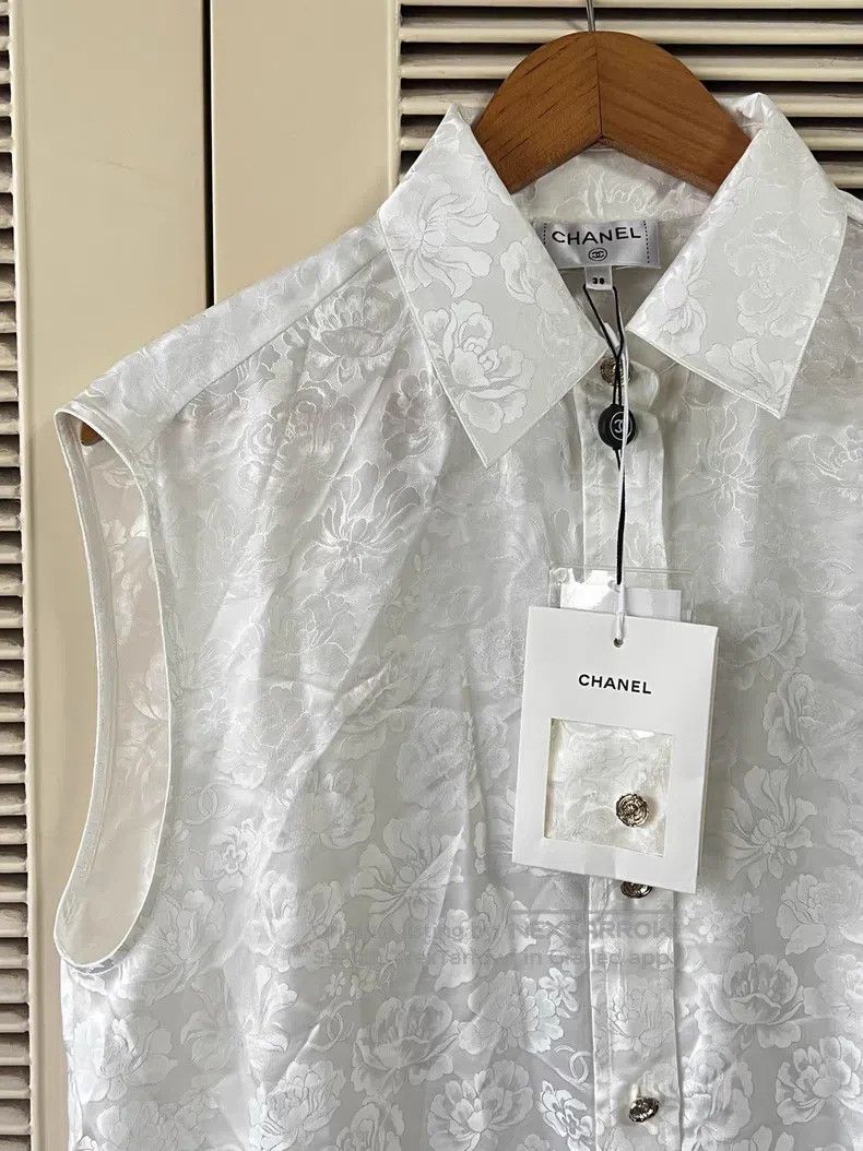 Chanel Chanel White sleeveless shirt Size XS / US 0-2 / IT 36-38 - 4 Thumbnail