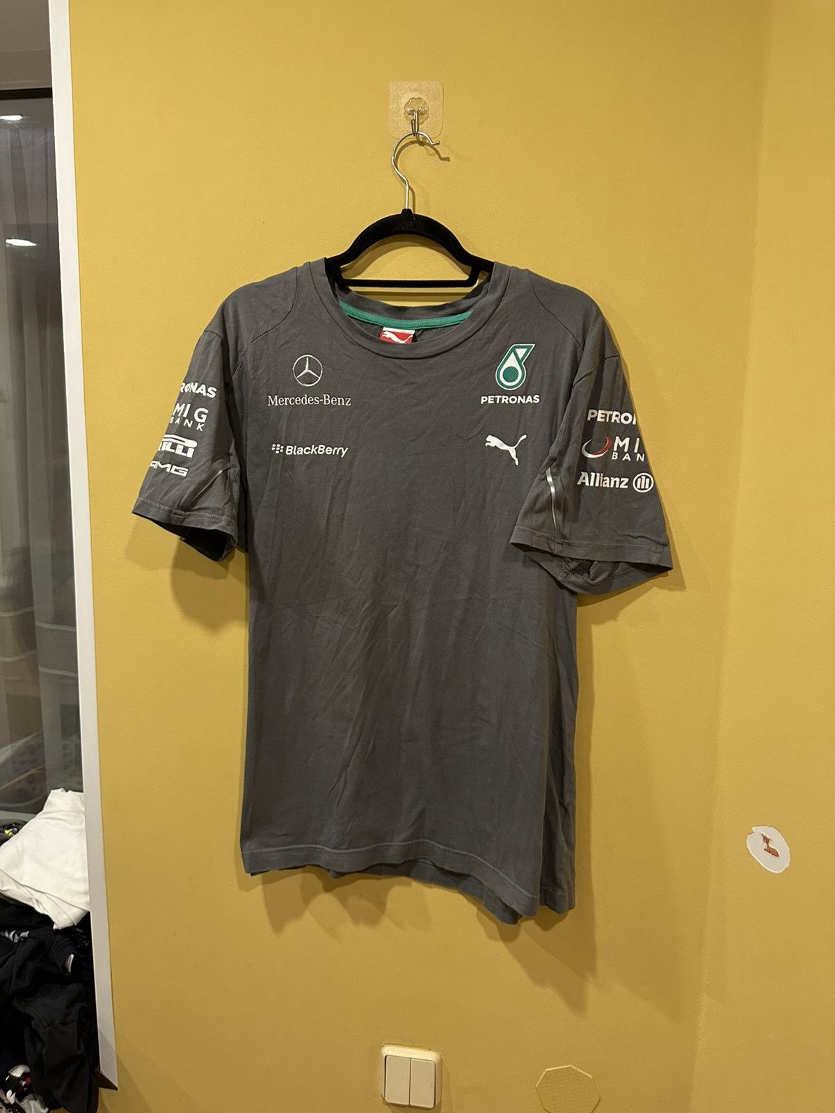 Formula 1 × Mercedes-Benz Mercedes Benz AMG Racing F1 Petronas Puma t-shirt Size US L / EU 52-54 / 3 - 1 Thumbnail