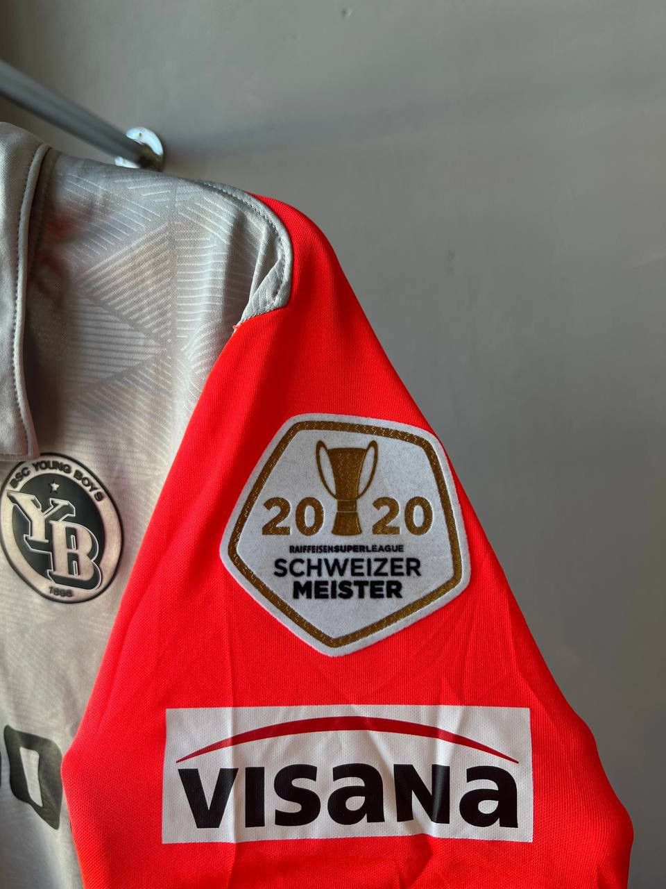 Nike 2020/21 YOUNG BOYS TROPHY SOCCER JERSEY FOOTBALL SHIRT NIKE Size US L / EU 52-54 / 3 - 4 Thumbnail