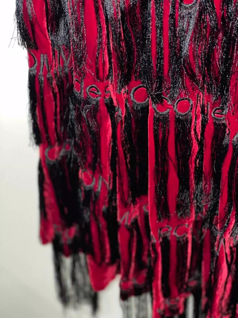 Comme des Garcons Comme des Garcons size XS Red velvet velvet tassel embroid Size 25" / US 0 / IT 36 - 4 Thumbnail