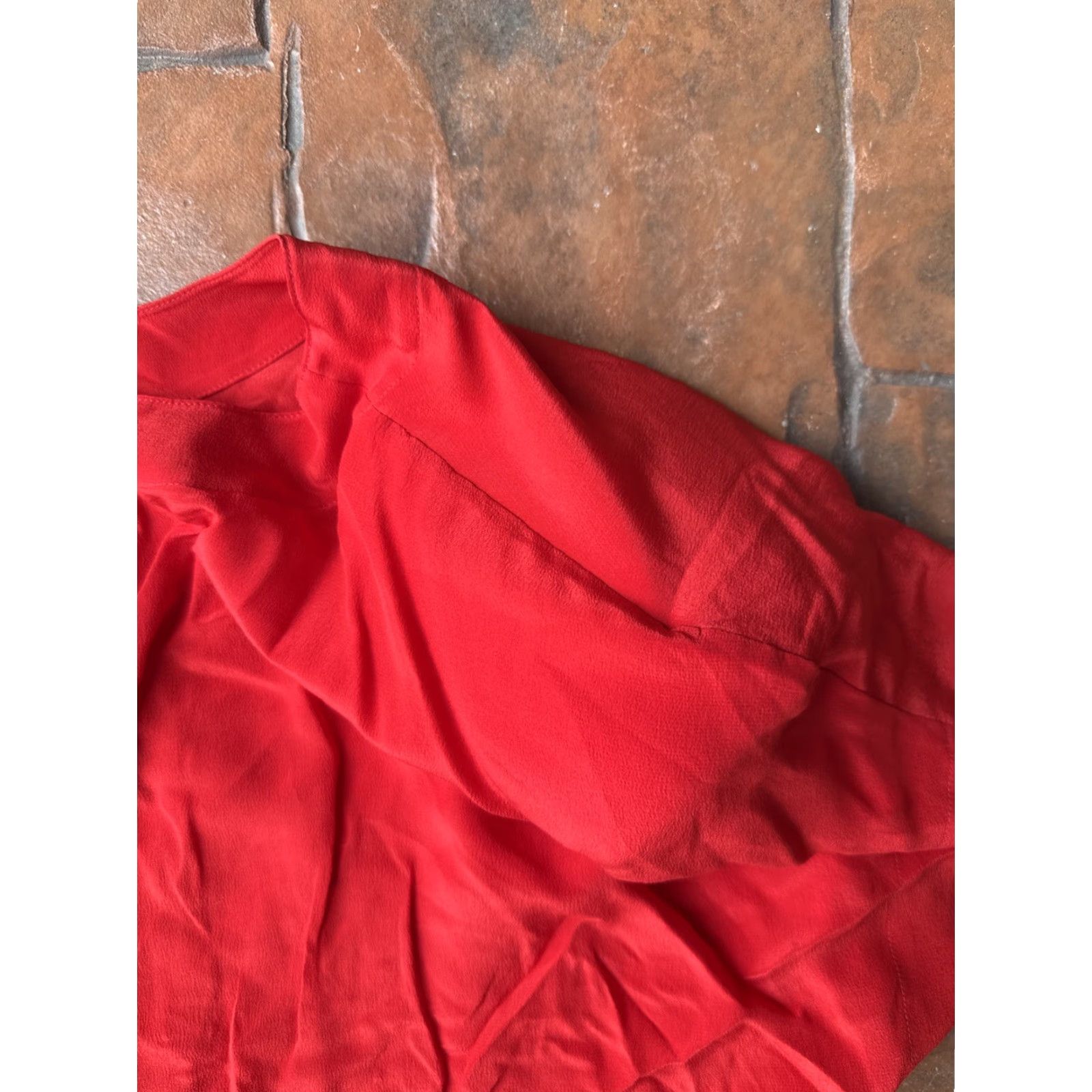 Ellen Tracy VINTAGE Linda Allard Ellen Tracy Silk Shirt Womens 14 Short Sleeve Button Up Red Casual Ships Dry Clean Only Size XL / US 12-14 / IT 48-50 - 6 Thumbnail