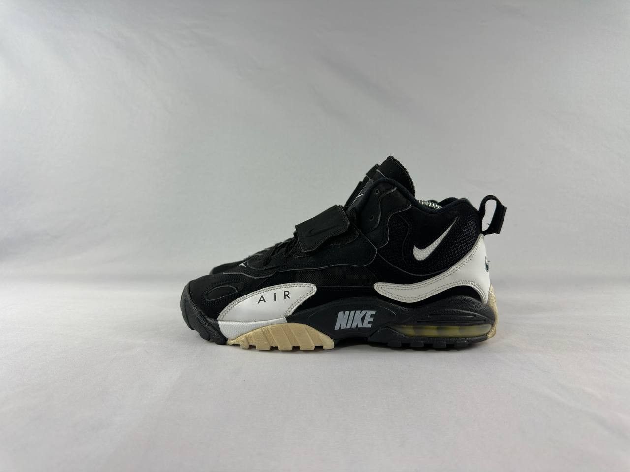 Nike Nike Air Max Zoom Turf 'Black White Yellow' 2012 Size US 7.5 / EU 40-41 - 8 Thumbnail