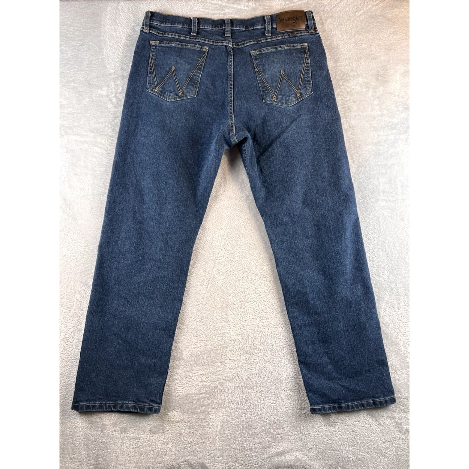 Wrangler Wrangler Jeans Regular Fit Men’s 38x29 Blue Denim Straight 38 Inseam 29 Inseam Dark Wash Mens Regular Jeans Size US 38 / EU 54 - 2 Thumbnail