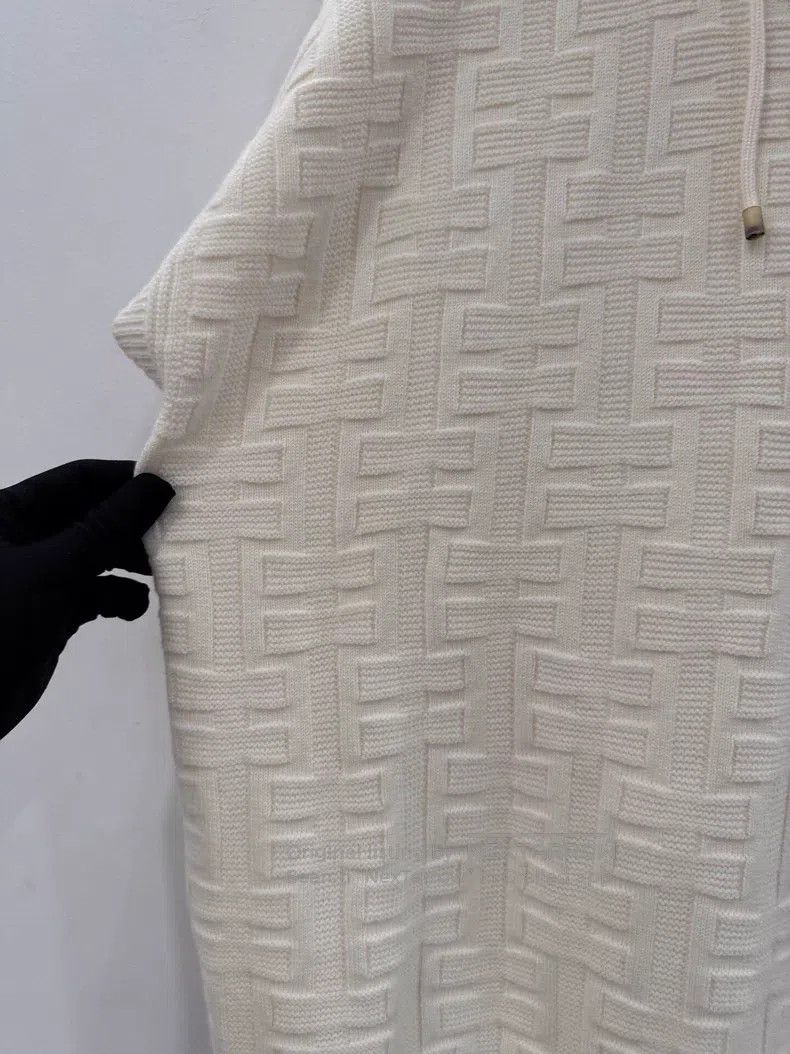 Hermes Hermes Off-white all-over H letter embossed logo women's w Size XS / US 0-2 / IT 36-38 - 4 Thumbnail