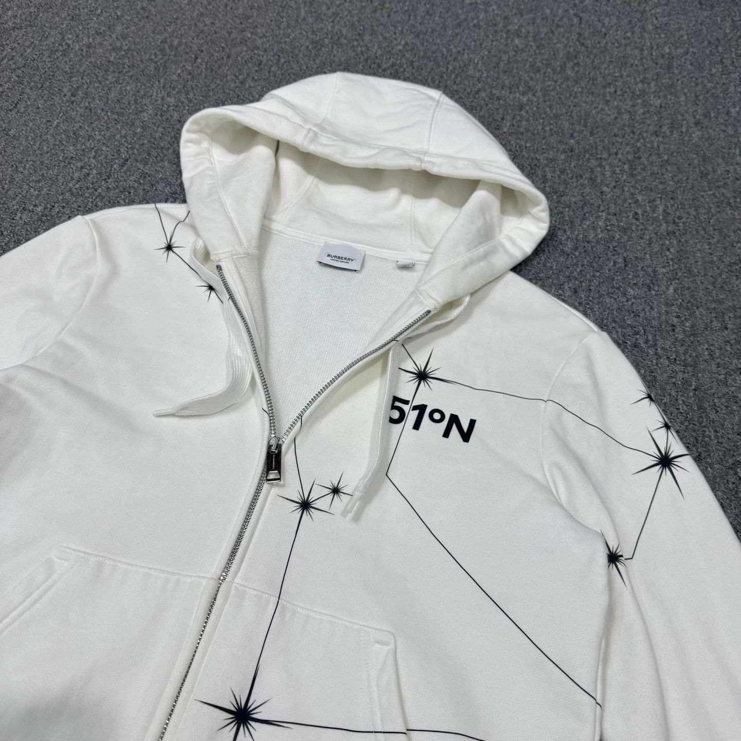 Burberry Burberry white zodiac zip-up jacket XS 99 new Size XS / US 0-2 / IT 36-38 - 3 Thumbnail