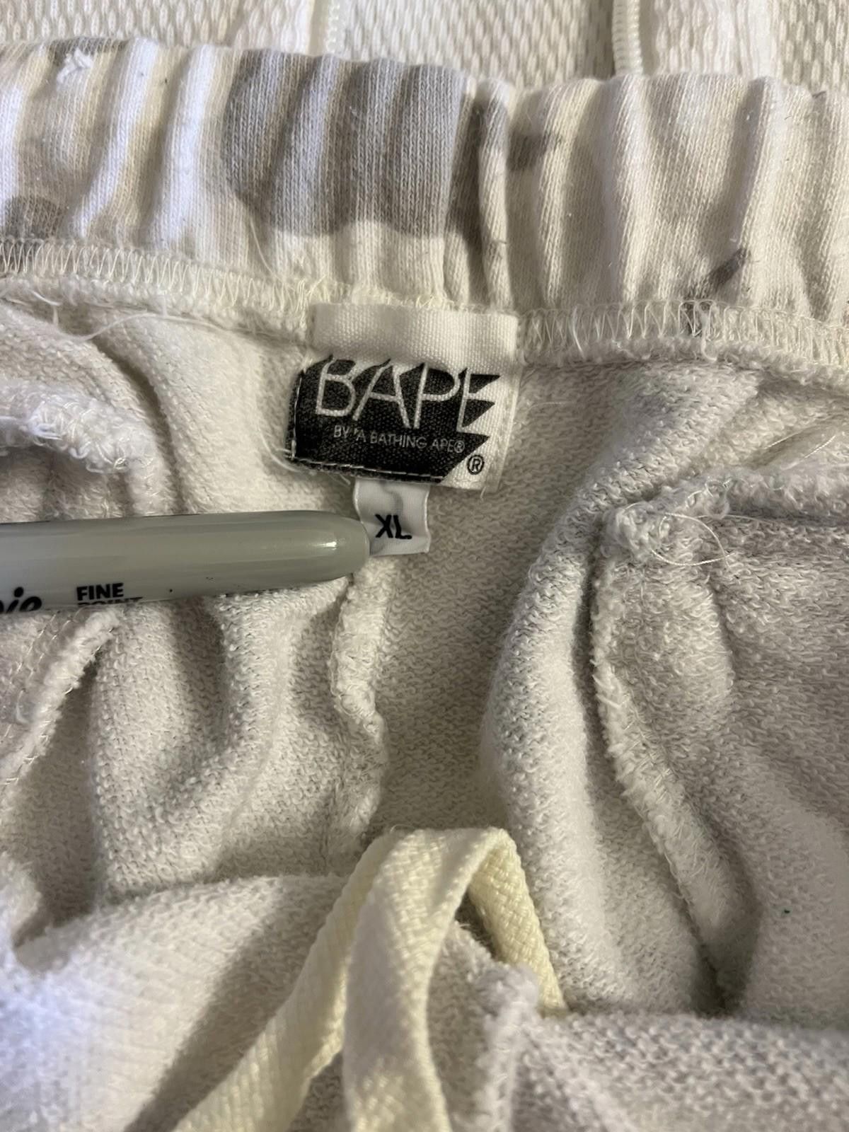 Bape A Bathing Ape BAPE White Camo Sweat Shorts XL Size US 36 / EU 52 - 9 Thumbnail