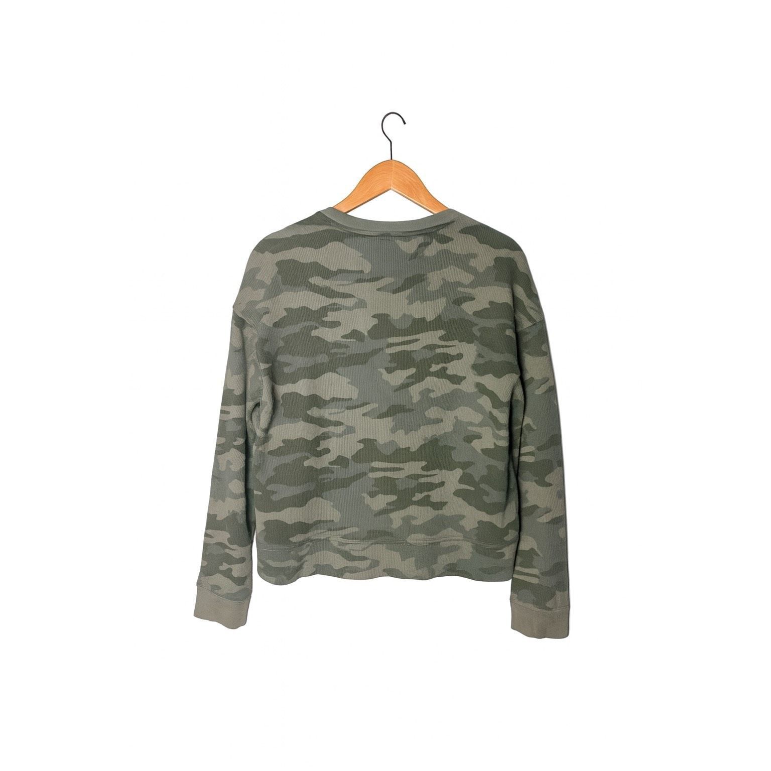 Other Universal Thread Women’s Camo Print Crewneck Sweatshirt Size Size S / US 4 / IT 40 - 3 Thumbnail