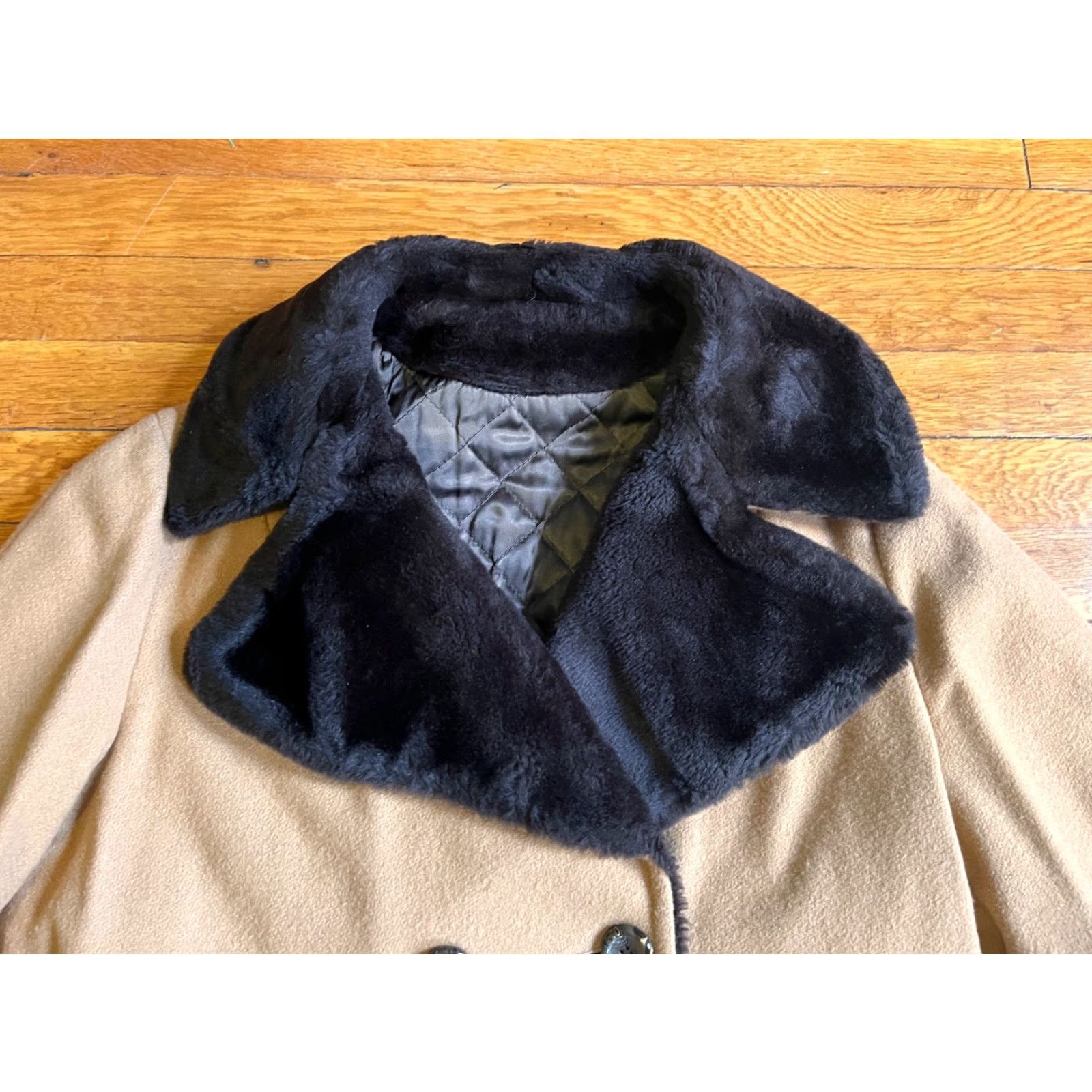 Vintage VINTAGE Boutique Coat Women’s M Beige Faux Fur Collar 60s Overcoat Size M / US 6-8 / IT 42-44 - 5 Thumbnail