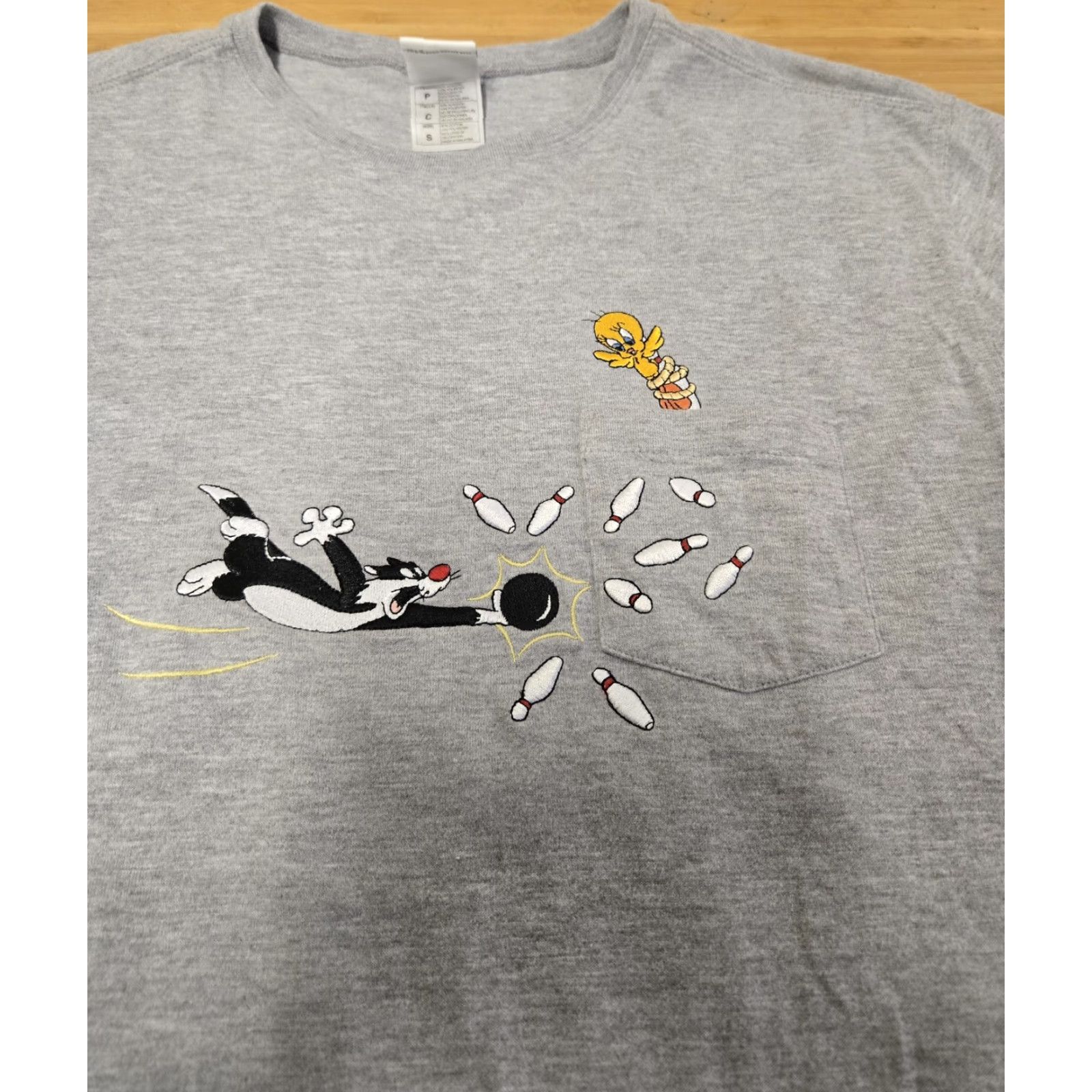 Vintage Warner Bros Looney Tunes Shirt Mens Small Gray Sylvester Tweety Bowling Cartoon Tee Size US S / EU 44-46 / 1 - 2 Thumbnail