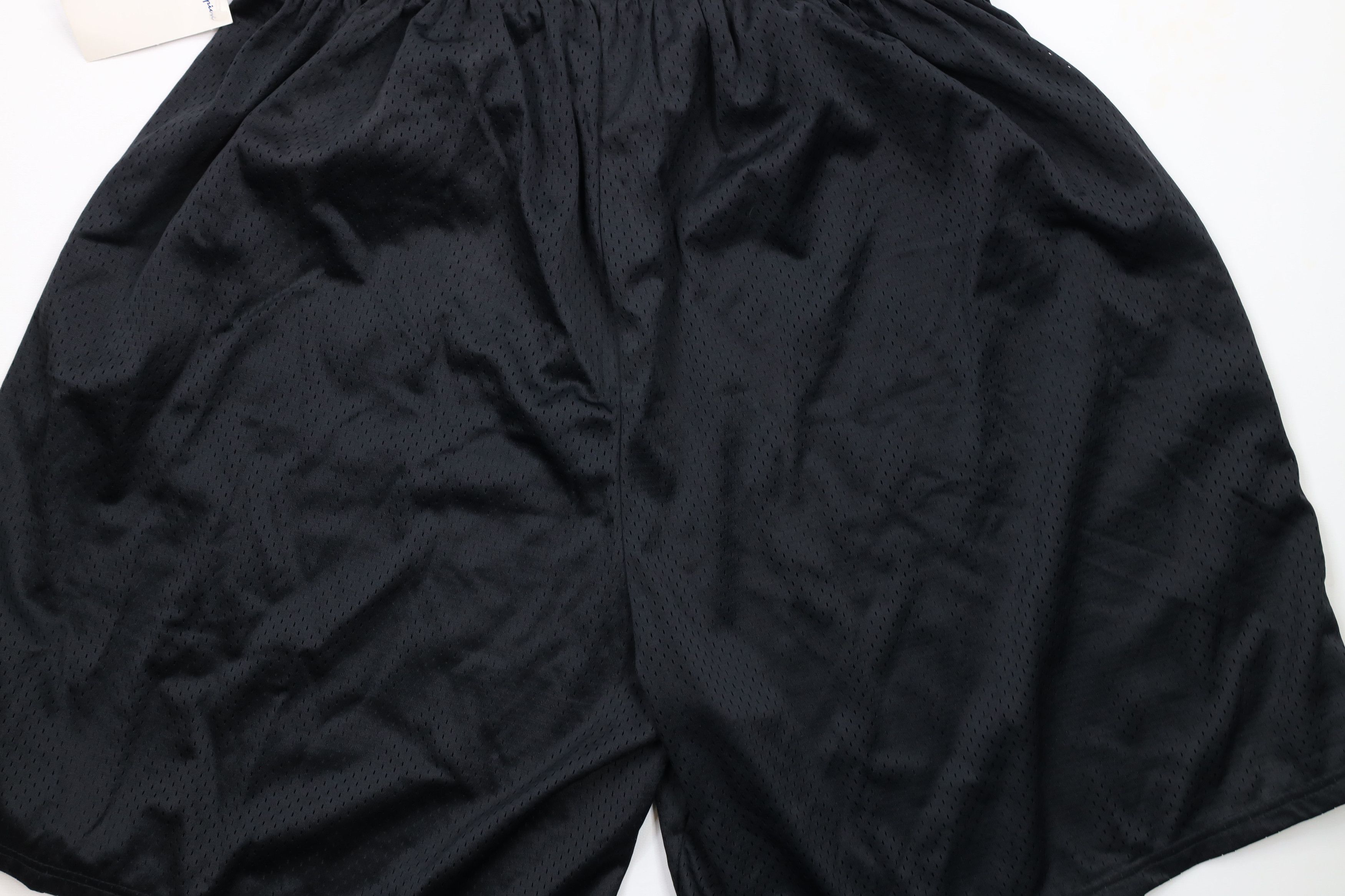 Champion × Vintage Deadstock Vintage 90s Champion Out Above Knee Mesh Shorts Size US 38 / EU 54 - 9 Thumbnail