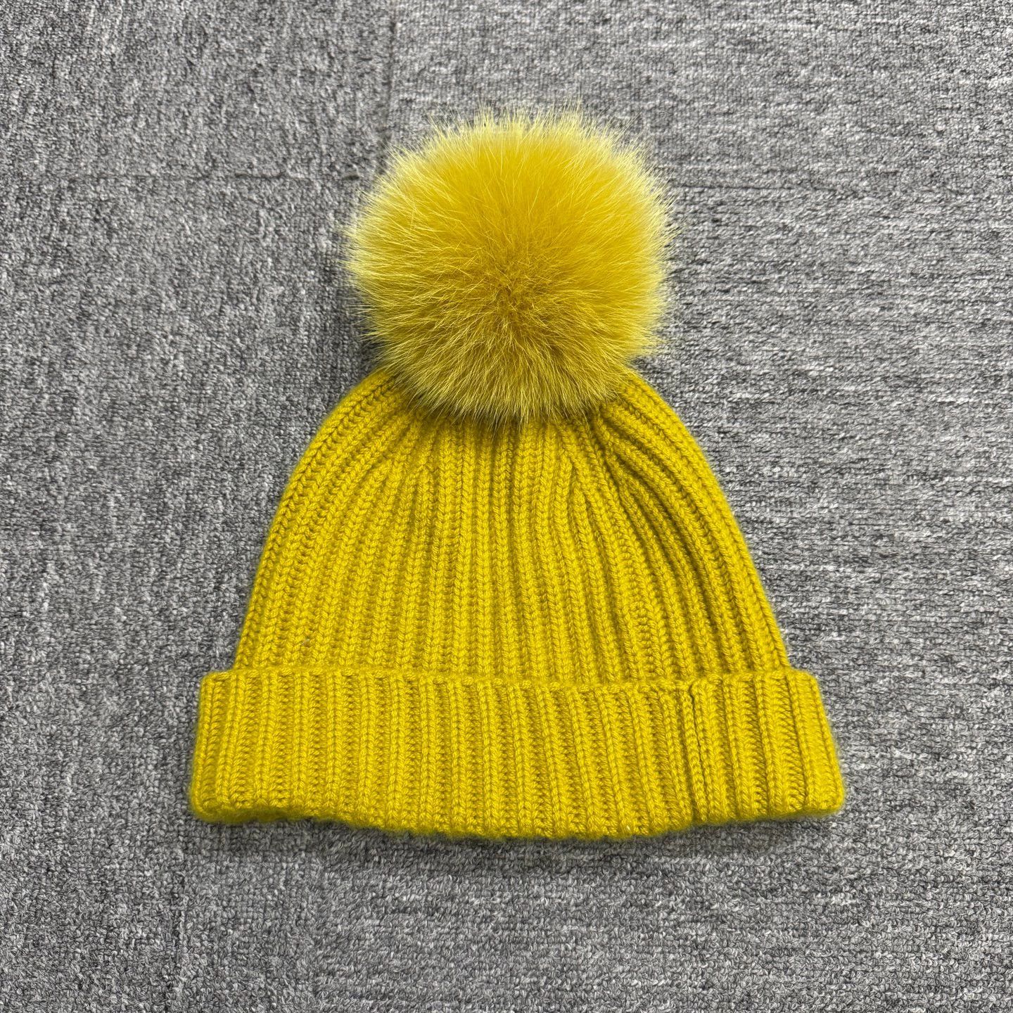 Loro Piana Loro Piana Cashmere Beanie Fox Fur Pom 48-52cm New Size ONE SIZE - 2 Thumbnail
