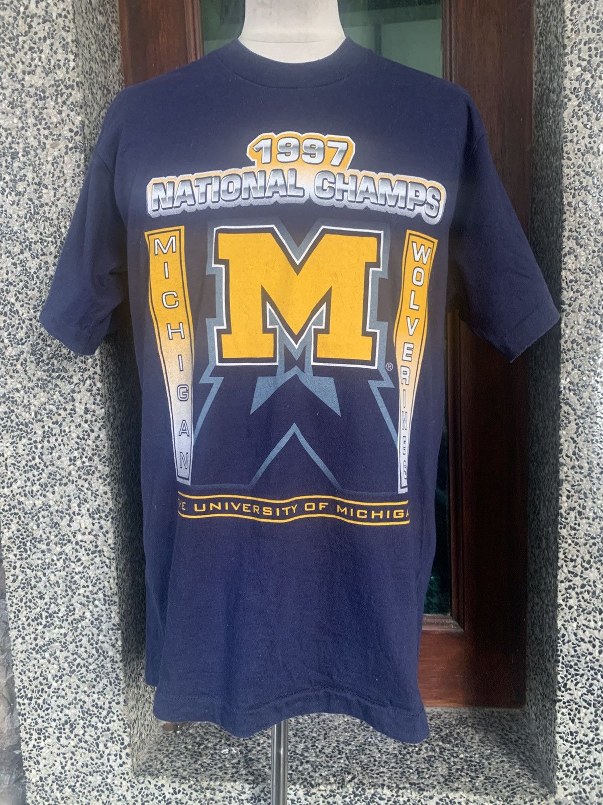 Vintage Vintage 1997 National Champ Machigan Wolverines Football Tee Size US L / EU 52-54 / 3 - 1 Thumbnail