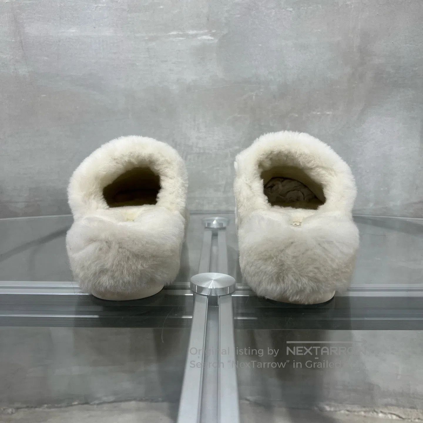 Chanel Chanel 24B White Fleece Slippers and Storage Bag Set Size US 5.5 / IT 35.5 - 6 Thumbnail