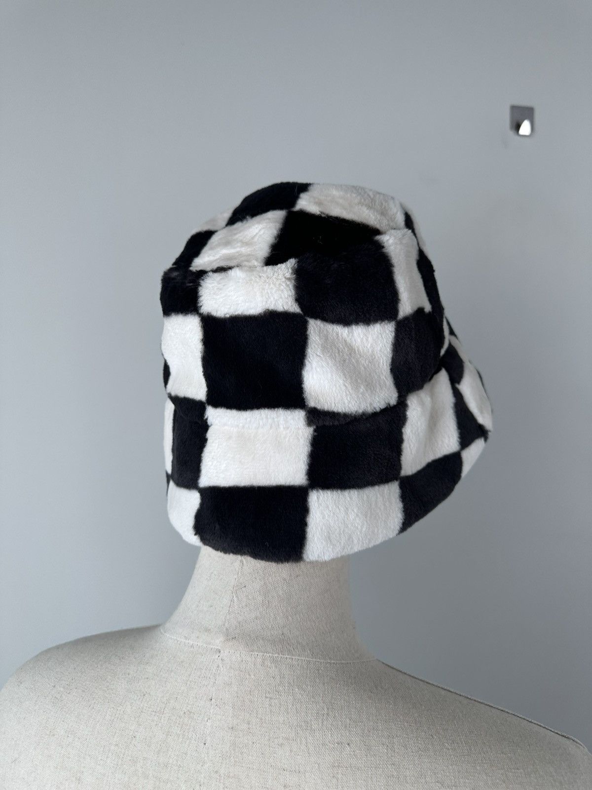 Hysteric Glamour × If Six Was Nine × Le Grande Bleu (L.G.B.) Y2k Vintage Oversized Faux Fur If Six Was Nine Bucket Hat Size ONE SIZE - 4 Thumbnail