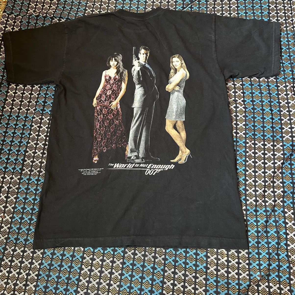 Vintage 1999 James Bond The World Is Not Enough Promo Tee Size US XL / EU 56 / 4 - 2 Thumbnail