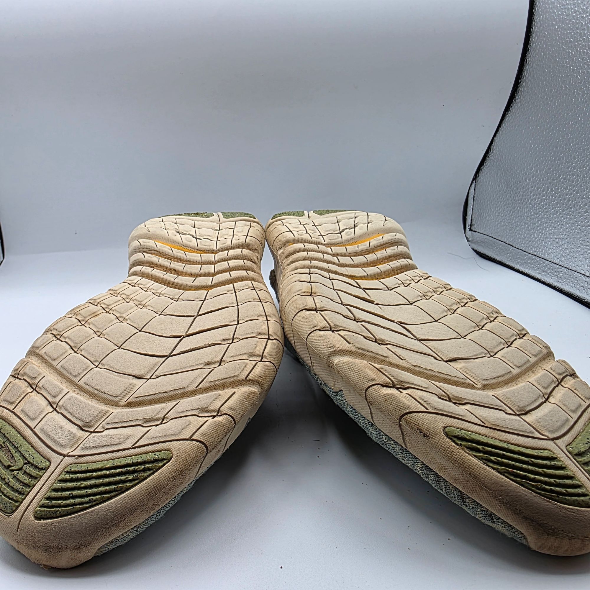 Nike Nike Free Run 5.0 Stream Olive Aura Mens Size 9 Athletic Sho Size US 9 / EU 42 - 10 Thumbnail