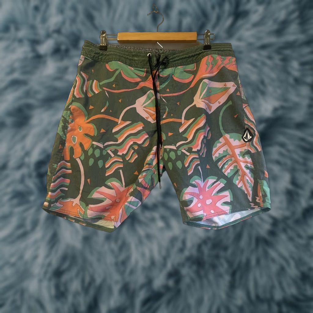 Volcom Volcom Swim Trunks Mens Size 34 Cinch Fly Colorful Leaves Size US 34 / EU 50 - 1 Thumbnail