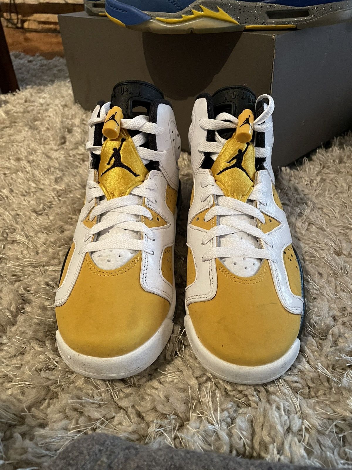 Jordan Brand Jordan 6 Yellow Ochre Size US 6 / IT 36 - 4 Thumbnail