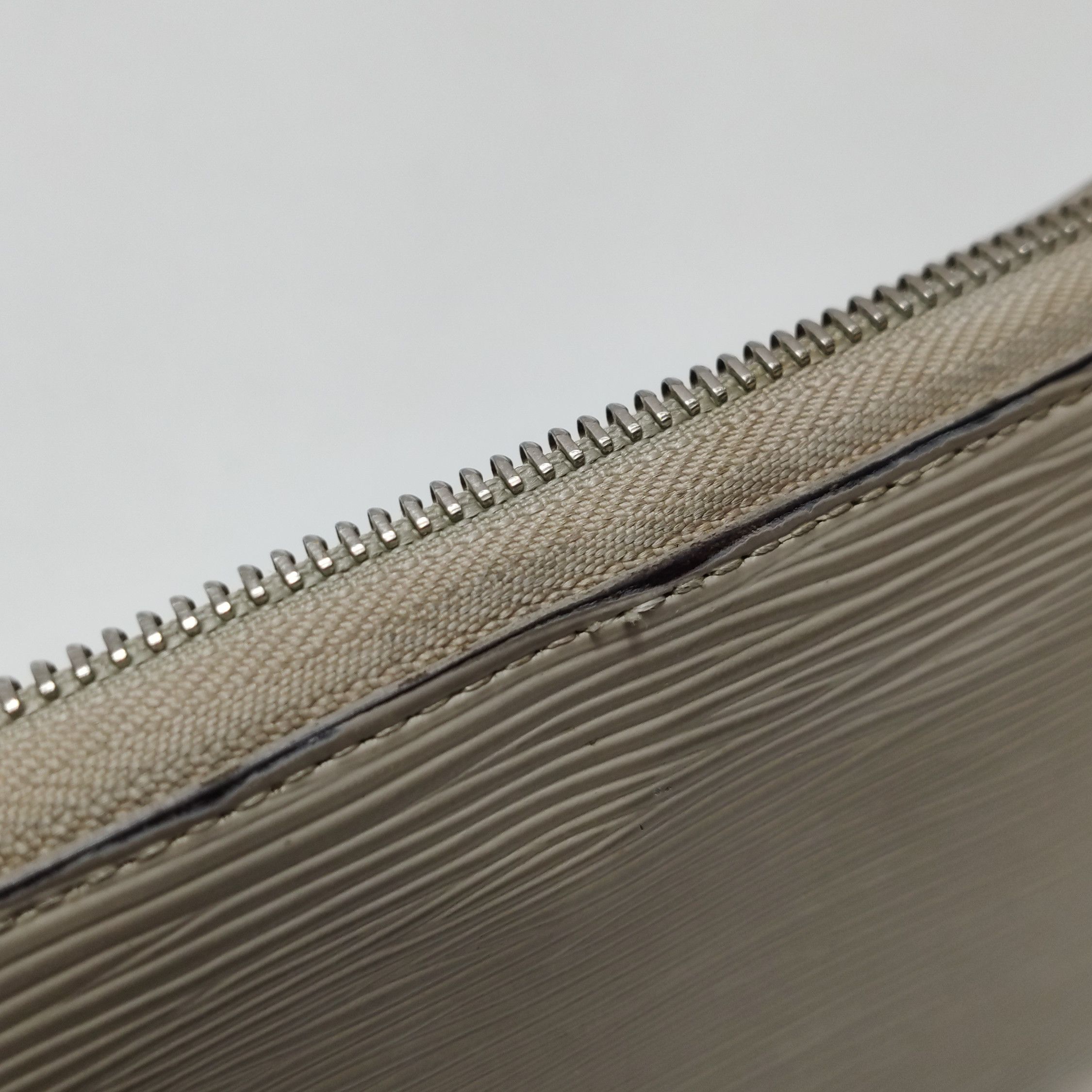Louis Vuitton Louis Vuitton (LV) Zippy cowhide ripple zip around wallet - Size ONE SIZE - 9 Thumbnail