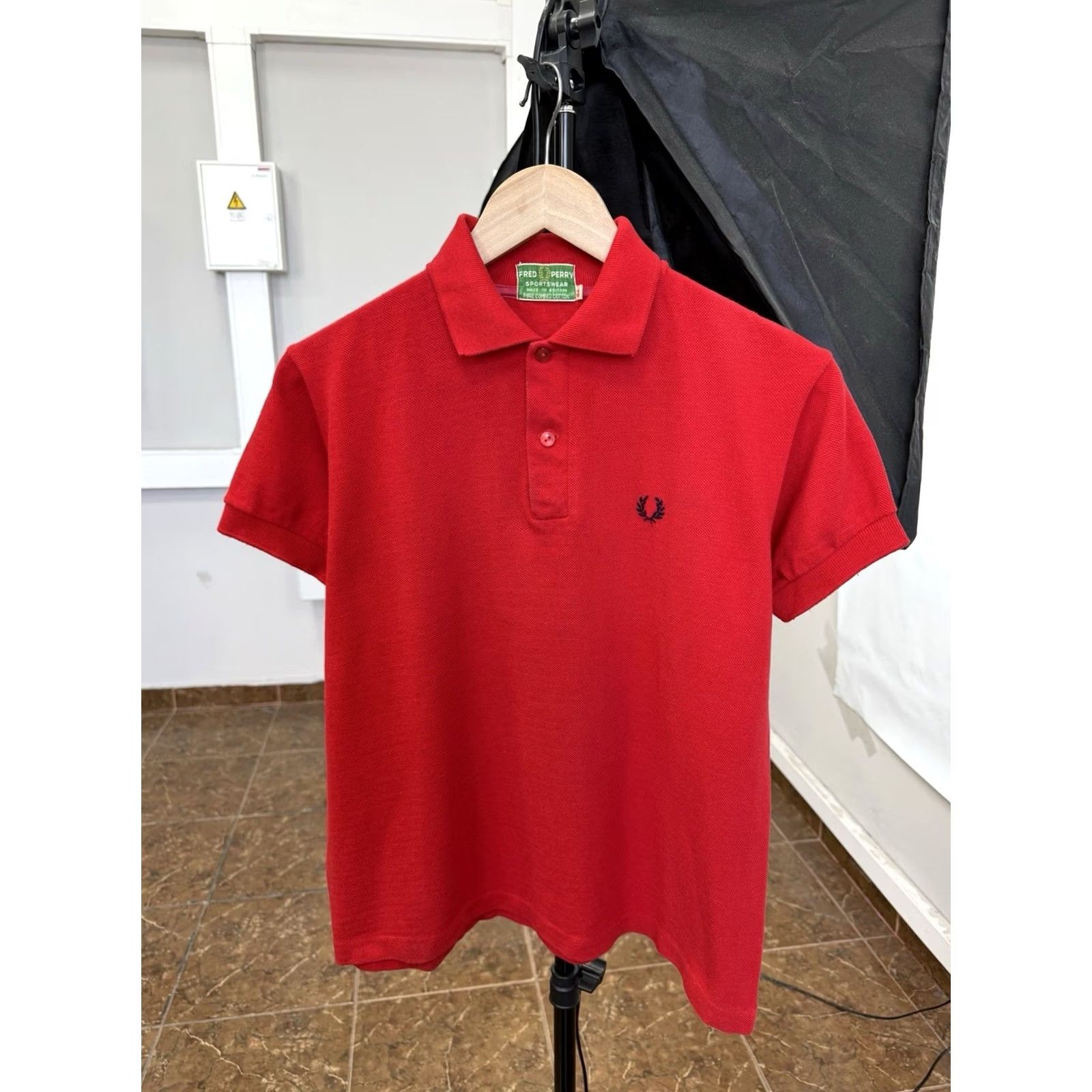 Fred Perry VINTAGE Fred Perry Tennis Polo T-Shirt Red 80s Mens Regular 36 UK Size 36 Retro Rare T-Shirt Size US M / EU 48-50 / 2 - 2 Thumbnail