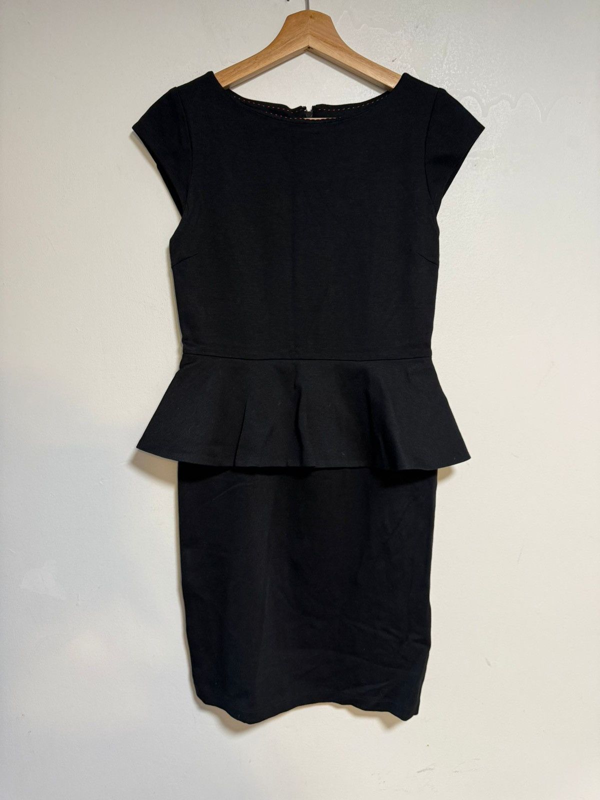 Alice + Olivia Alice + Olivia Black Peplum Sheath Dress Women’s (Approx. Size S) Size S / US 4 / IT 40 - 5 Thumbnail