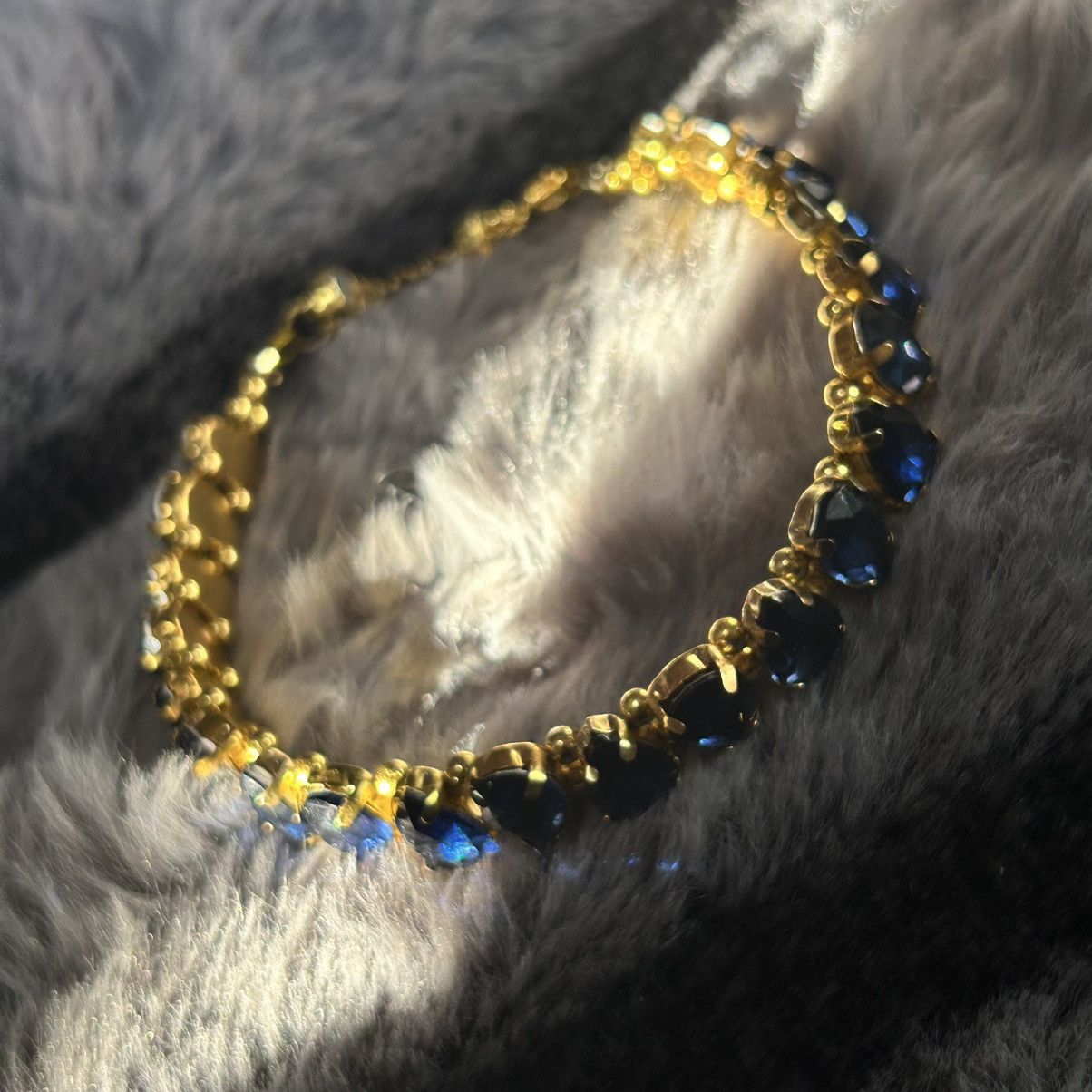 Handmade Handcrafted elegant sapphire blue teardrop bracelet Size ONE SIZE - 5 Thumbnail