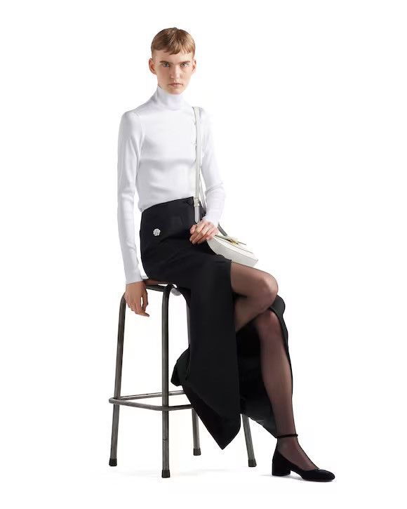 Prada NWT Prada Stretch Satin Top Slim Fit Triangle Logo Size 40 Size S / US 4 / IT 40 - 17 Thumbnail