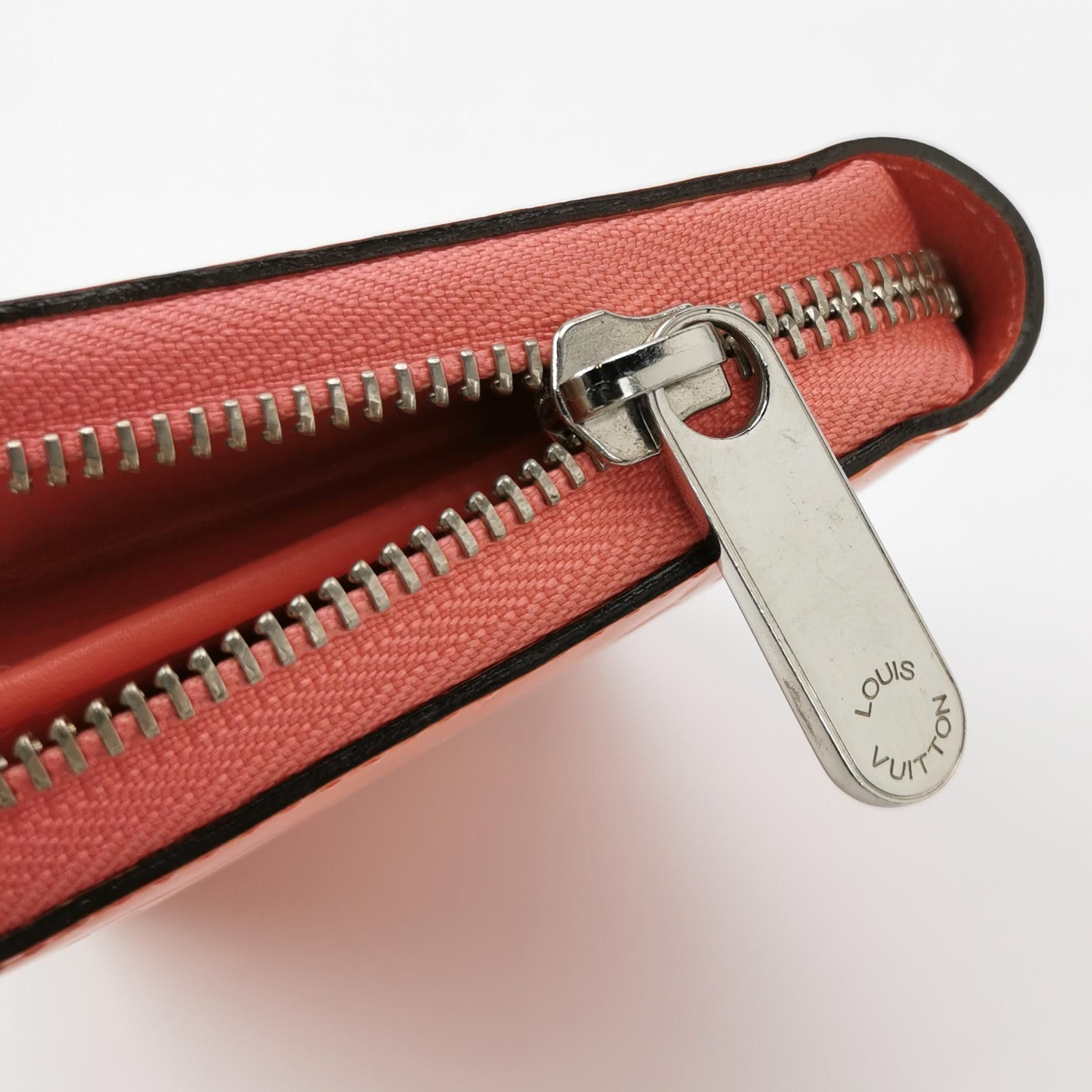 Louis Vuitton Louis Vuitton (LV) Zippy patent leather embossed monogram z Size ONE SIZE - 5 Thumbnail