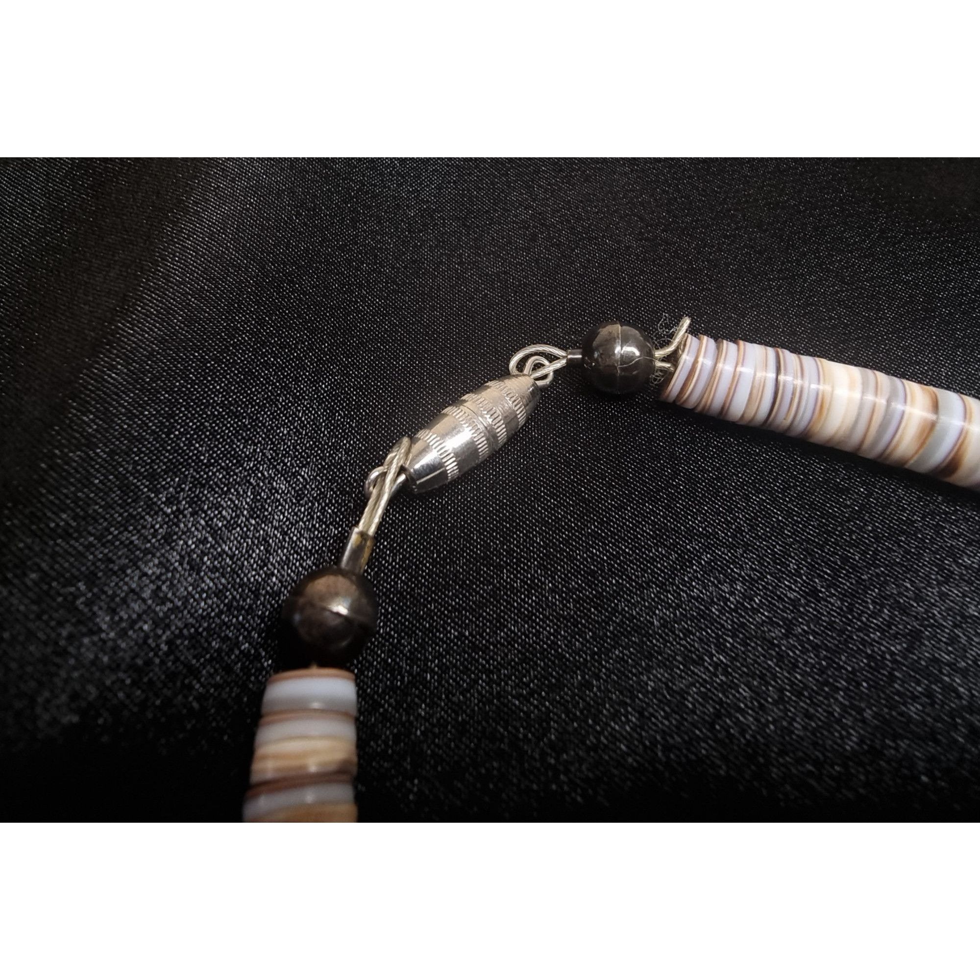 Handmade Vintage Beige & Black Shell Disc Necklace With Barrel Clasp Size ONE SIZE - 6 Thumbnail