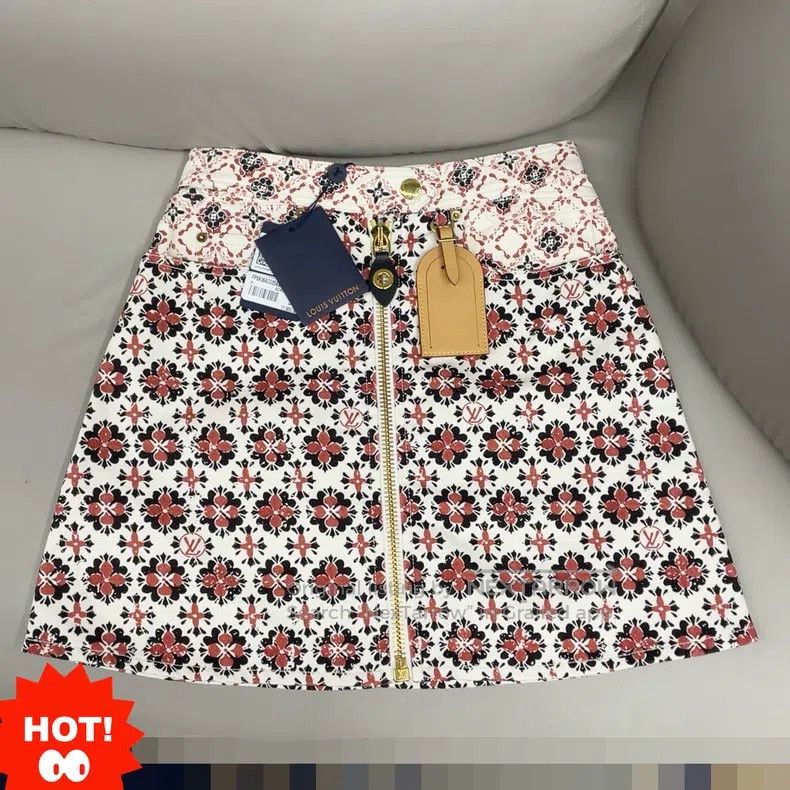 Louis Vuitton Louis Vuitton New Flower Skirt Size 35" - 1 Thumbnail