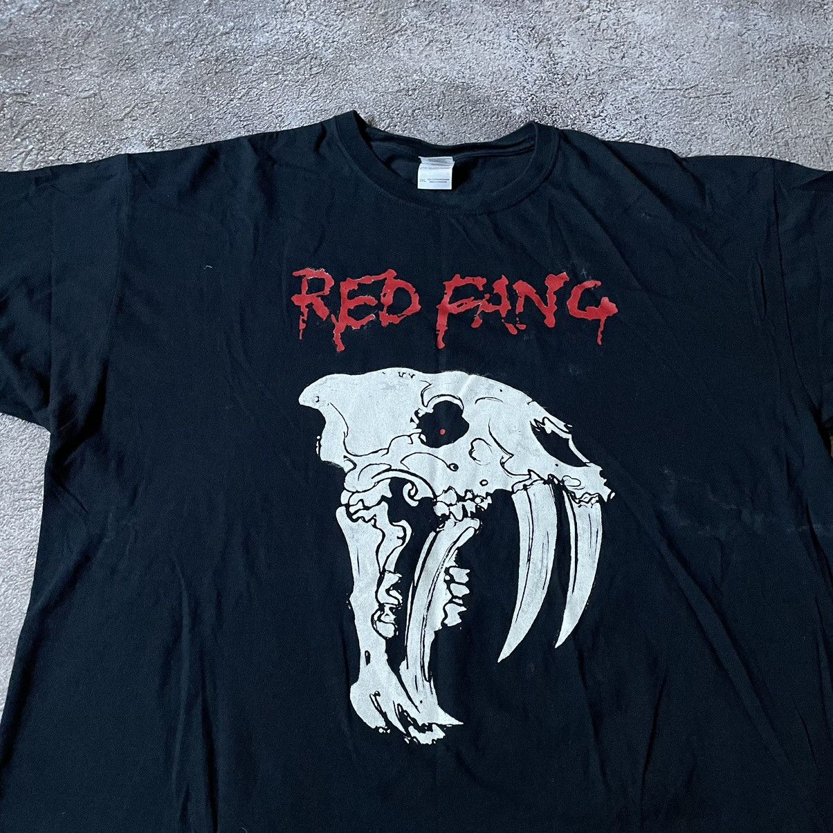 Vintage Vintage Y2K Red Fang Graphic Tee Grunge Thrashed Baggy XXL Size US XXL / EU 58 / 5 - 5 Thumbnail