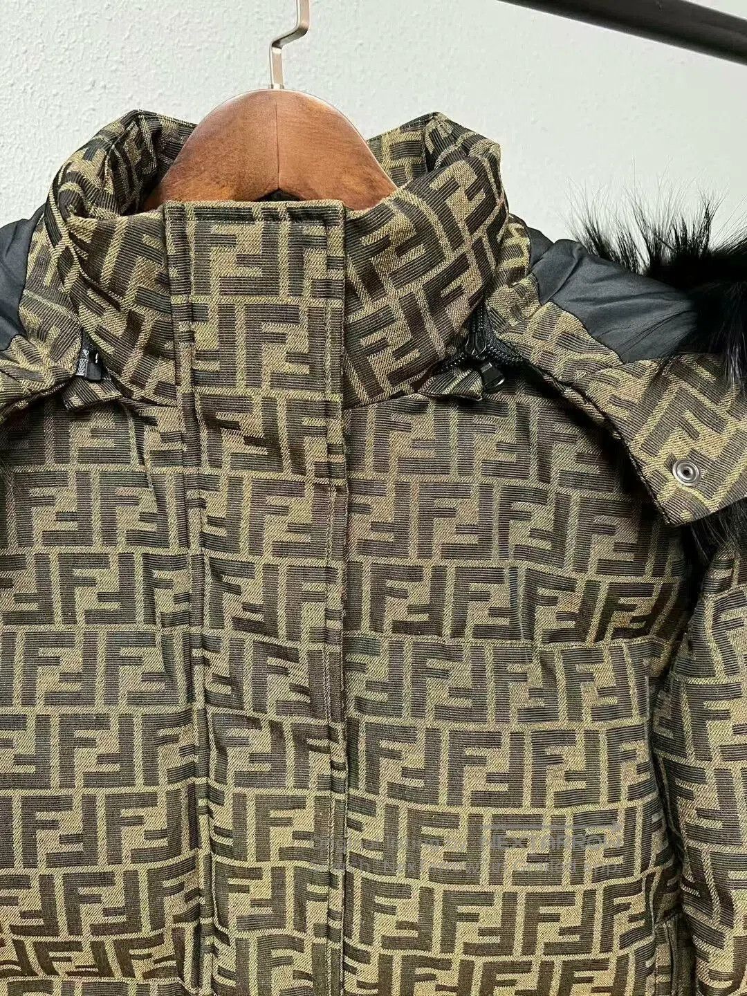 Fendi Fendi Fur-Collar Printed Down Jacket. Size S / US 4 / IT 40 - 3 Thumbnail